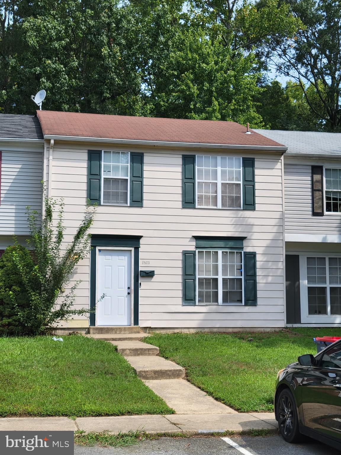 MOTIVATED SELLER!!!The main level features a spacious living room, kitchen with table space, a 1/2 bath, and coat closet. The upper level has 3 bedrooms, 1 full bath with dual entry, and laundry room. Laundry room on upper level. Located near shopping, dining and entertainment. This home is being sold AS-IS.