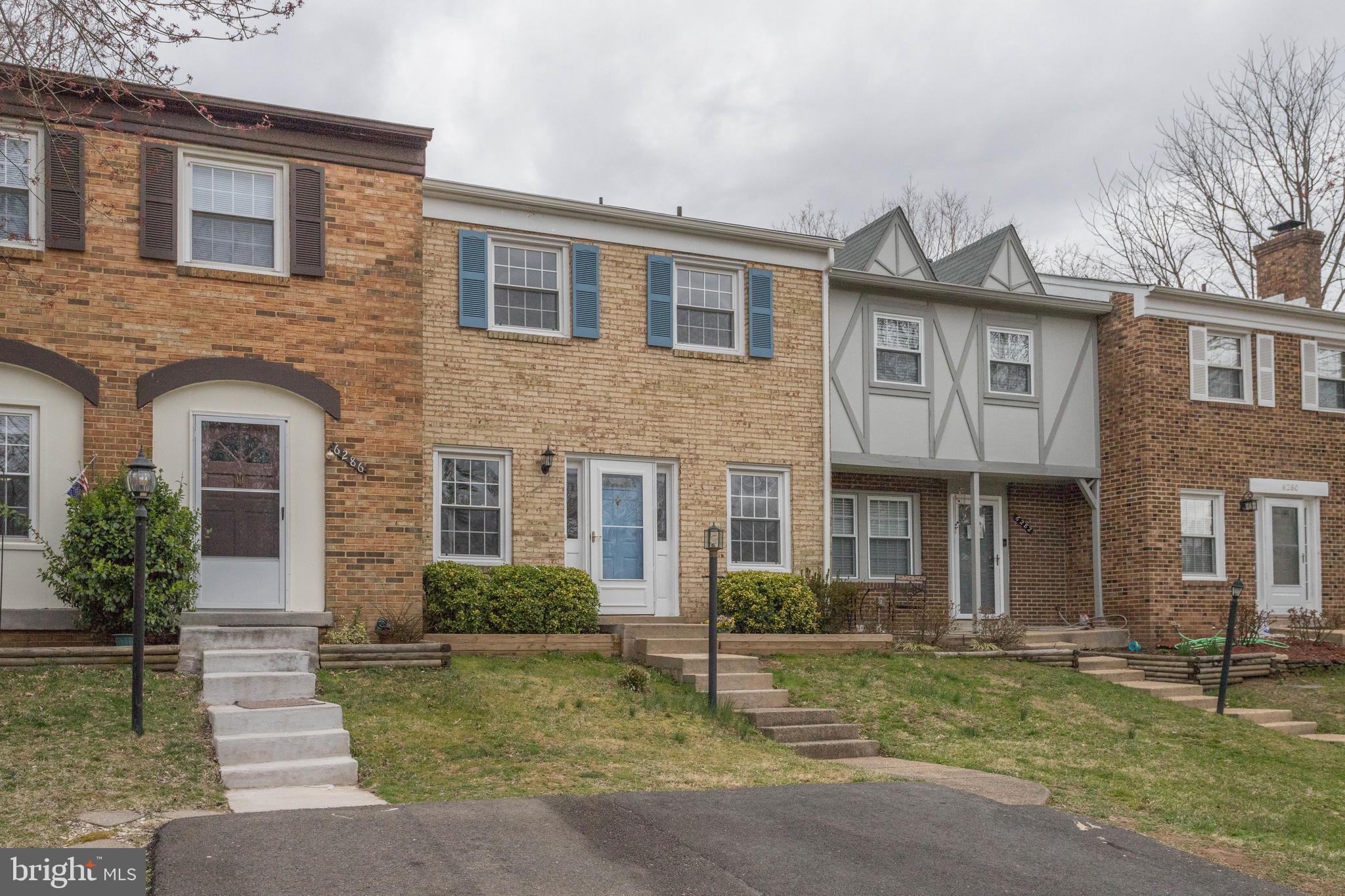 LONDON TOWNE - Residential