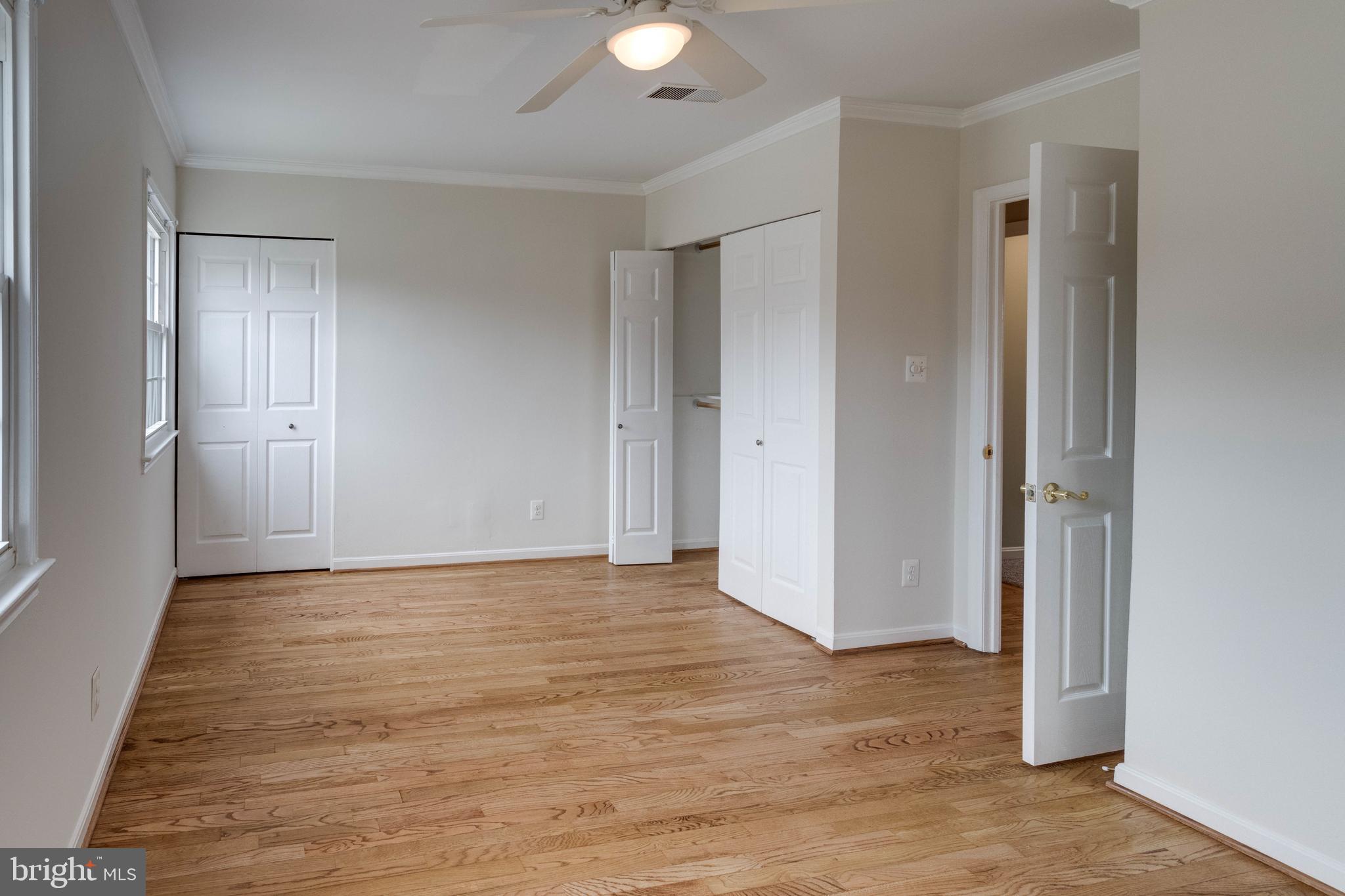 LONDON TOWNE - Residential