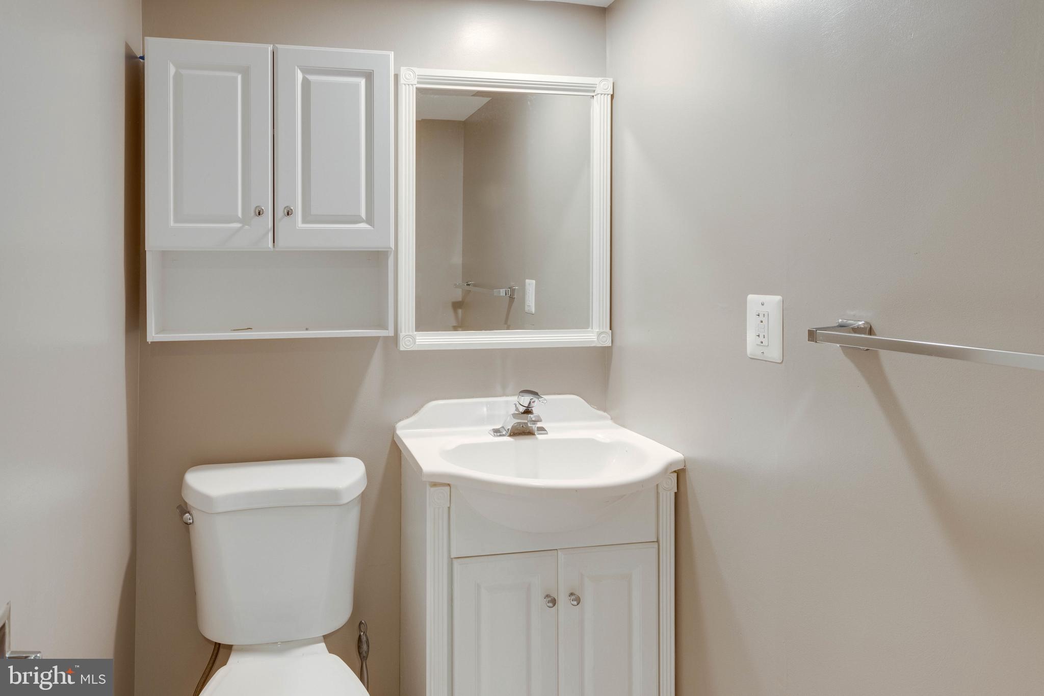 LONDON TOWNE - Residential