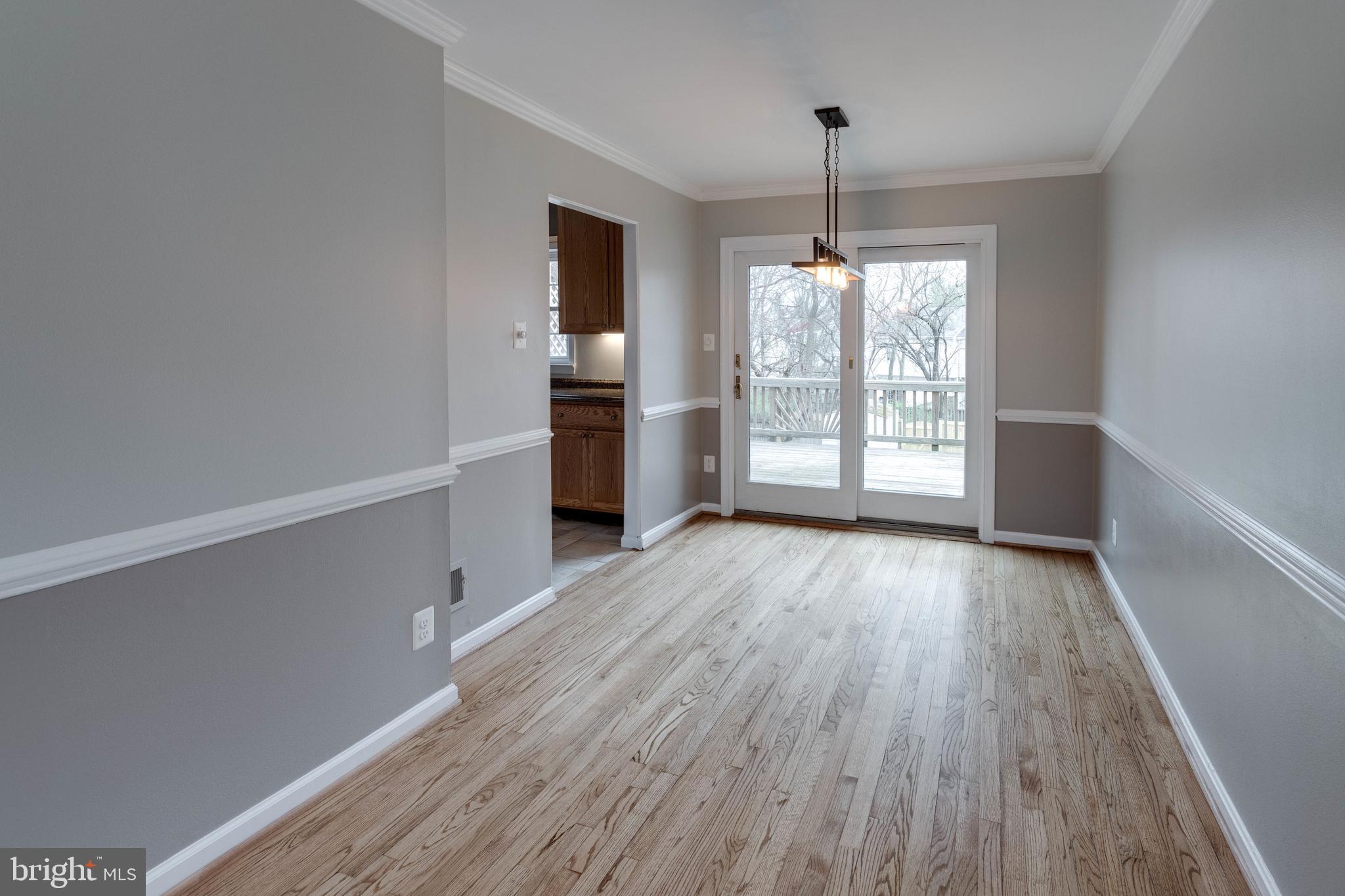 LONDON TOWNE - Residential