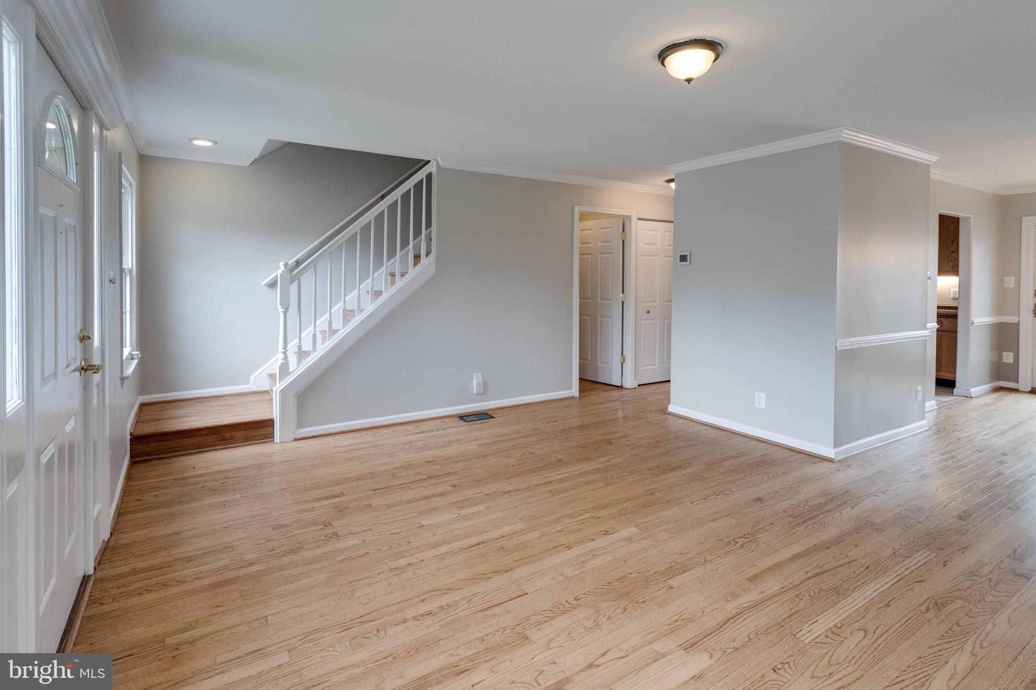 LONDON TOWNE - Residential