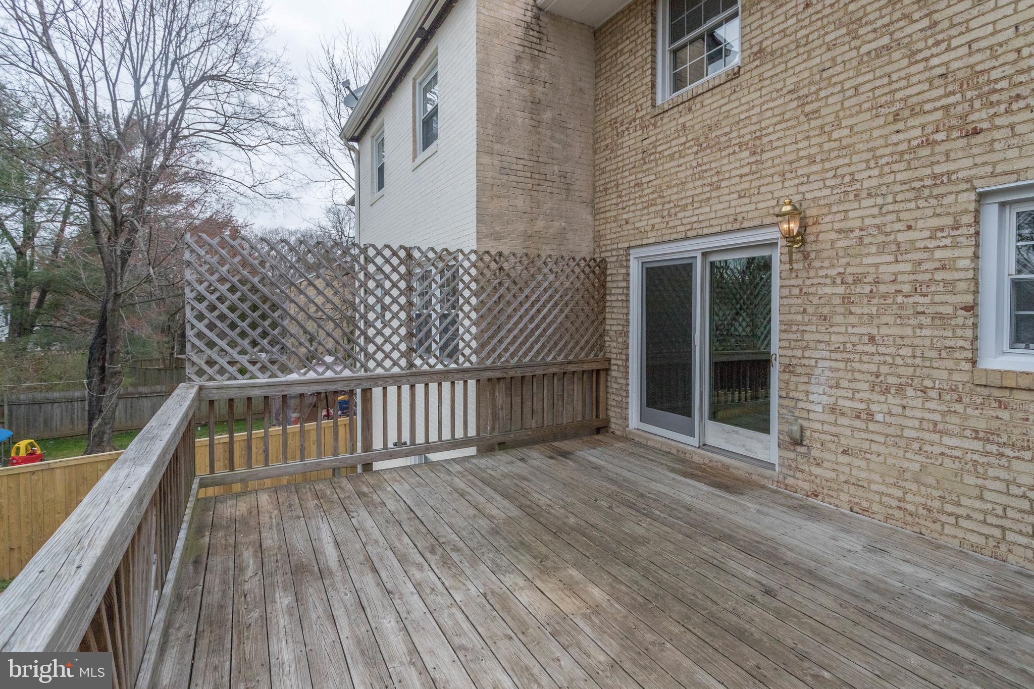 LONDON TOWNE - Residential