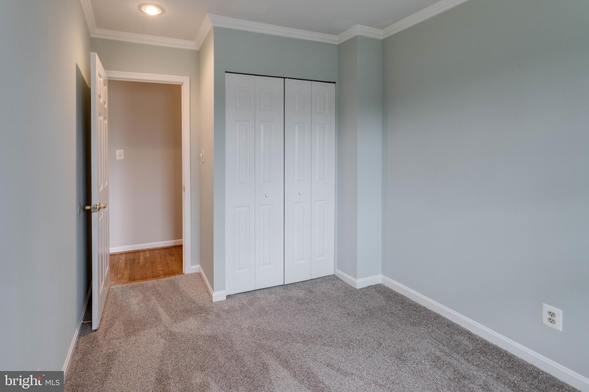 LONDON TOWNE - Residential