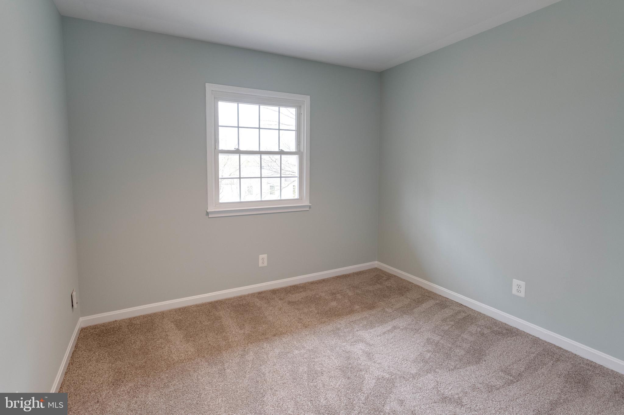 LONDON TOWNE - Residential