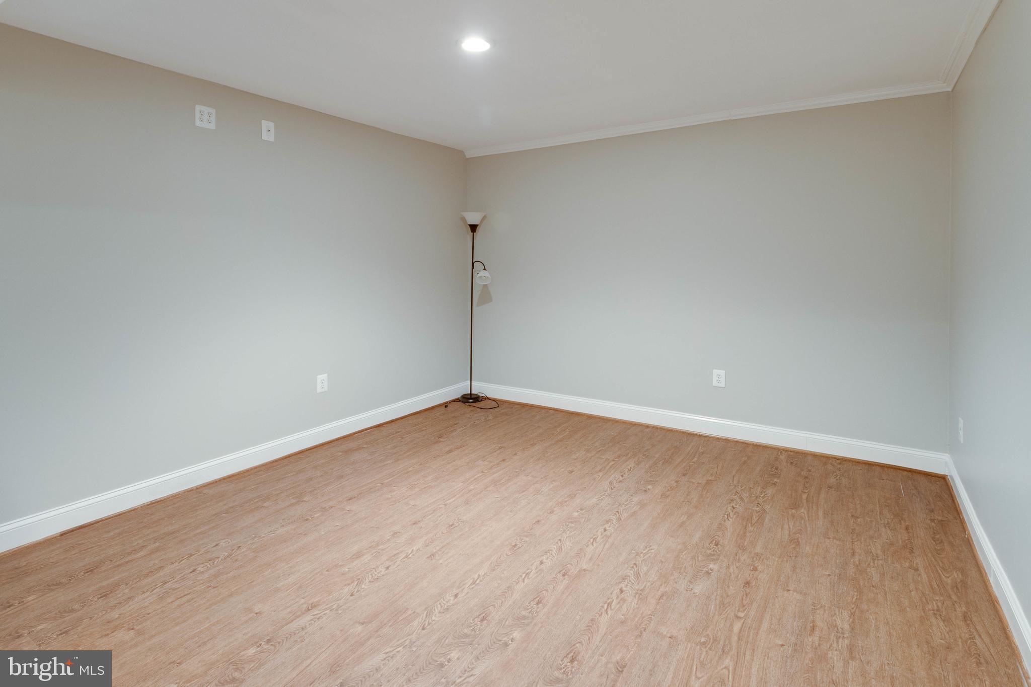 LONDON TOWNE - Residential