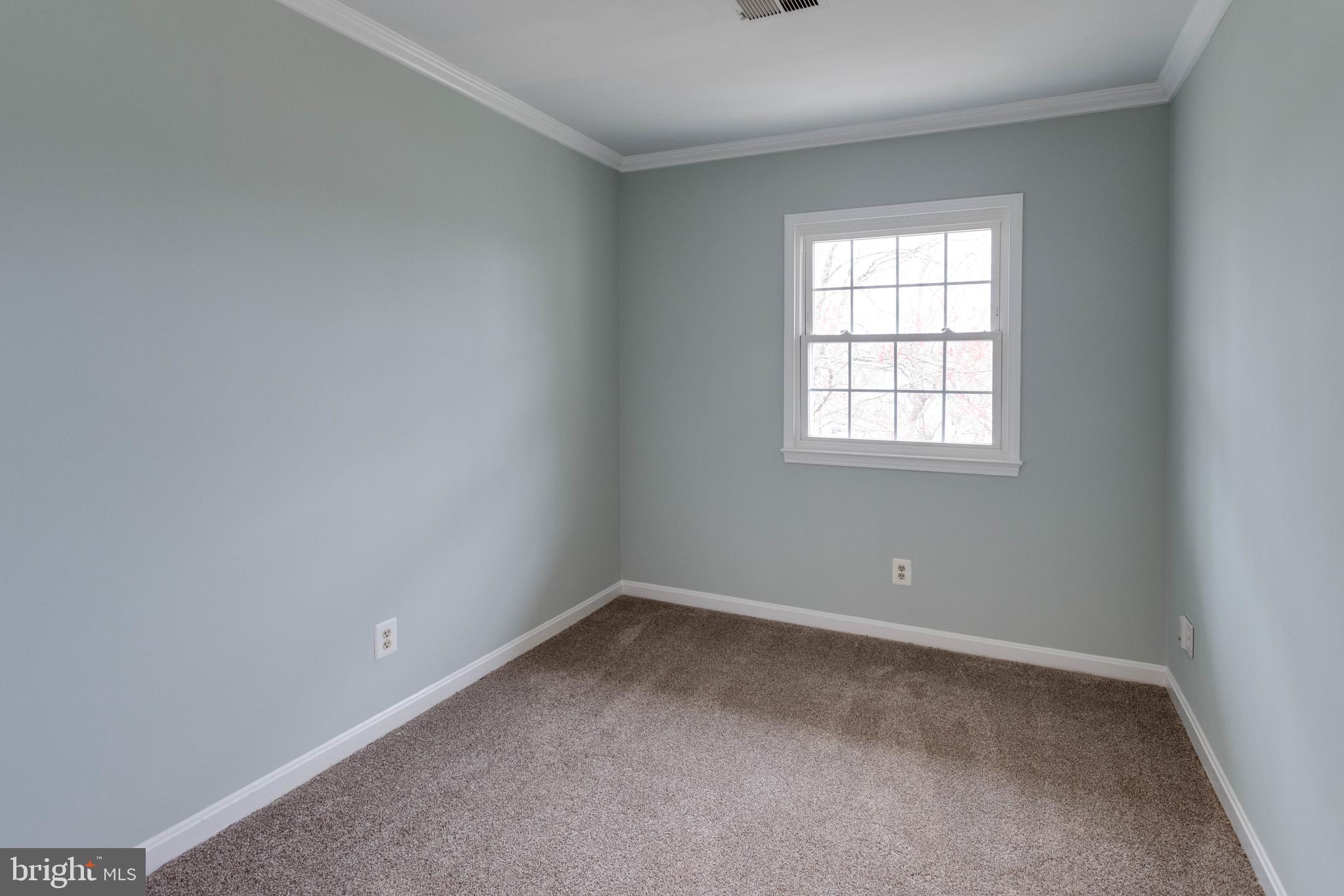 LONDON TOWNE - Residential