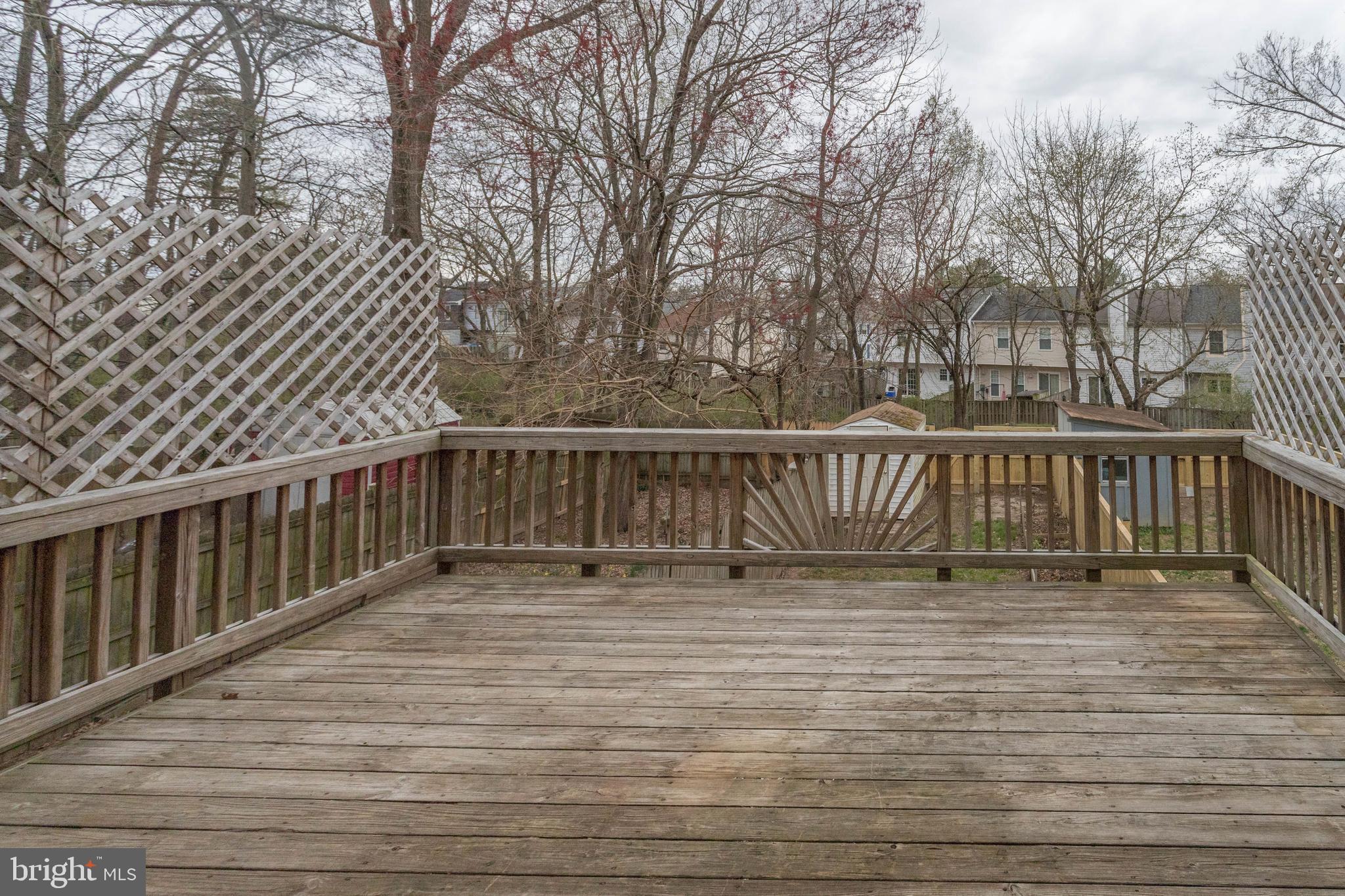 LONDON TOWNE - Residential