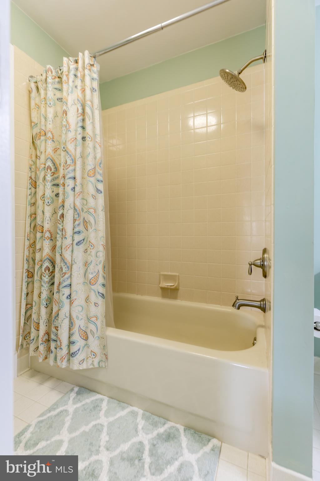 WOODLAND LAKE - Residential