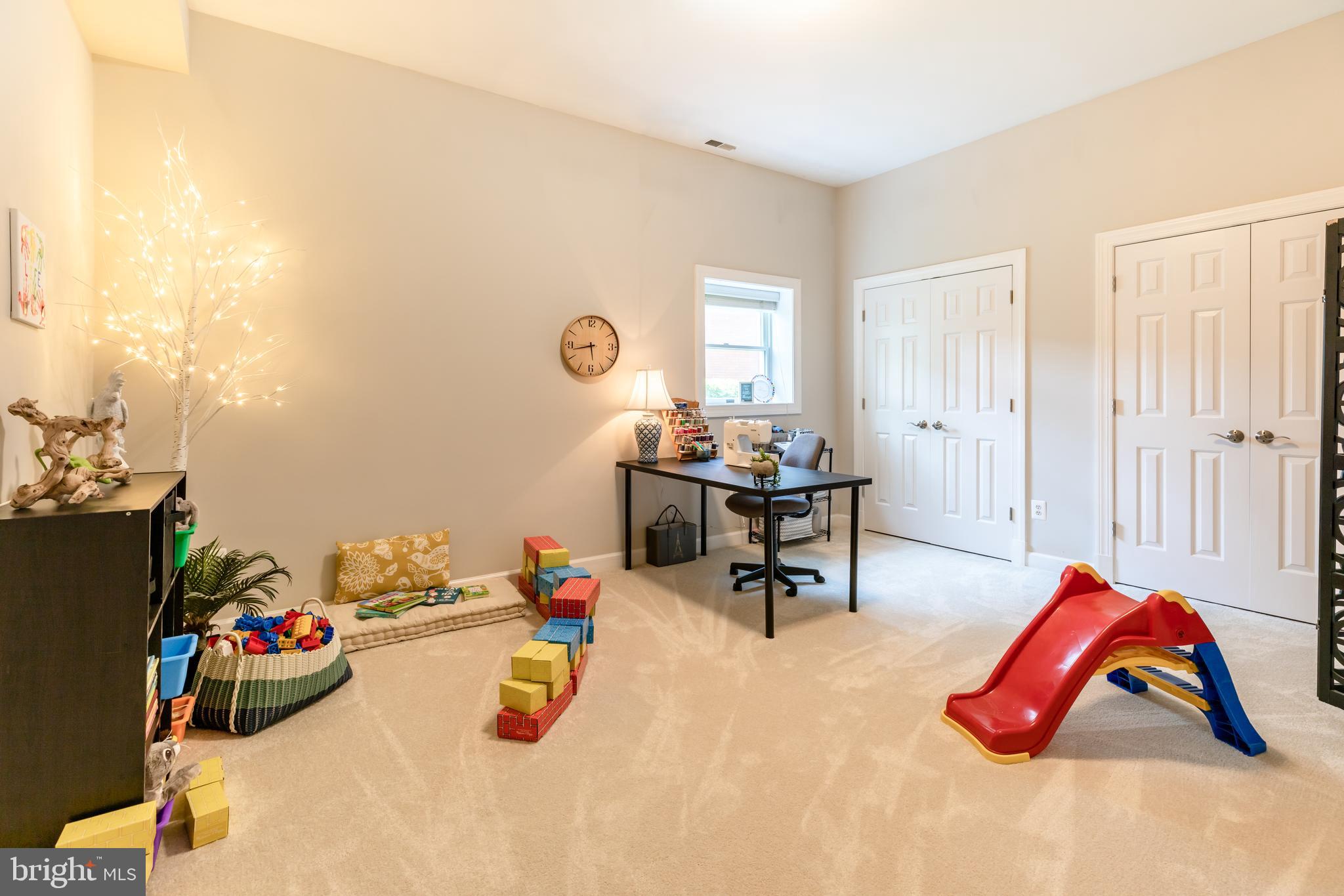 WOODLAND LAKE - Residential