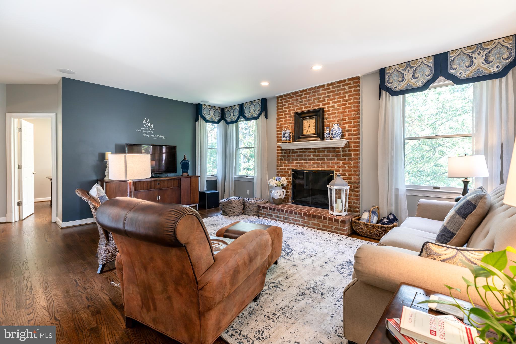 WOODLAND LAKE - Residential