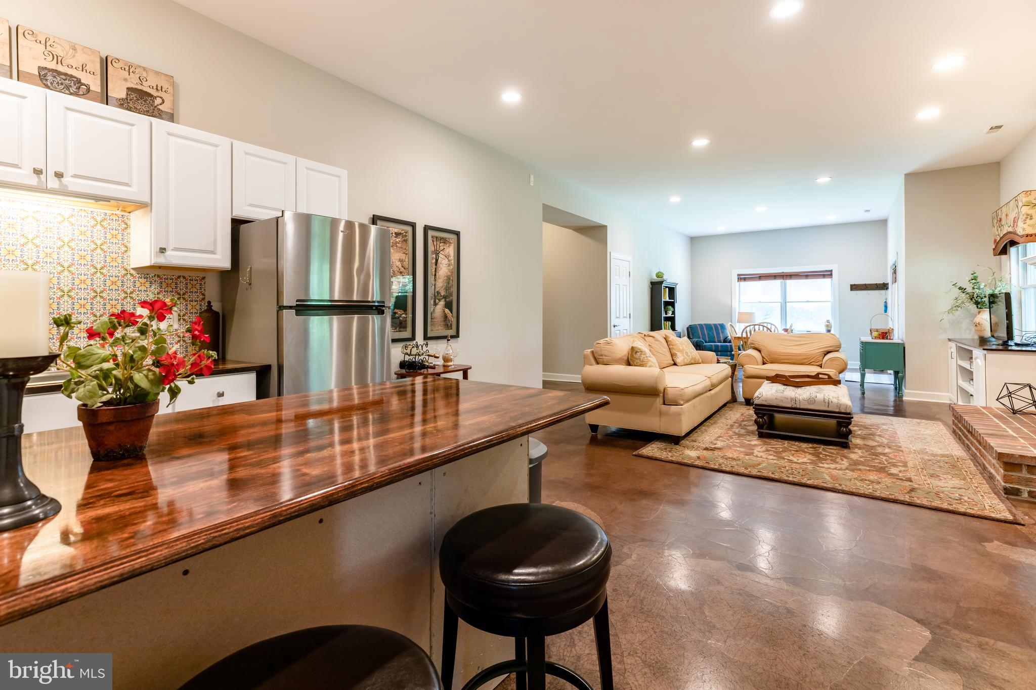 WOODLAND LAKE - Residential