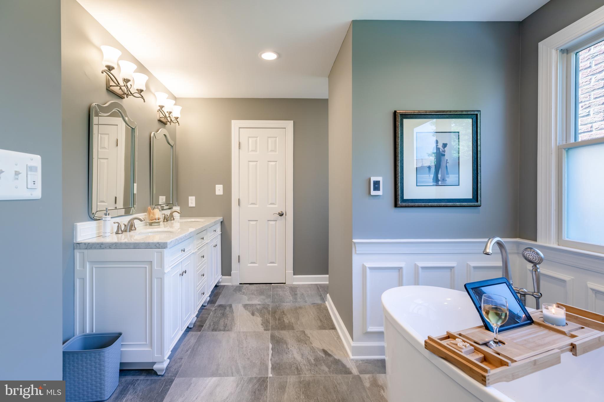 WOODLAND LAKE - Residential