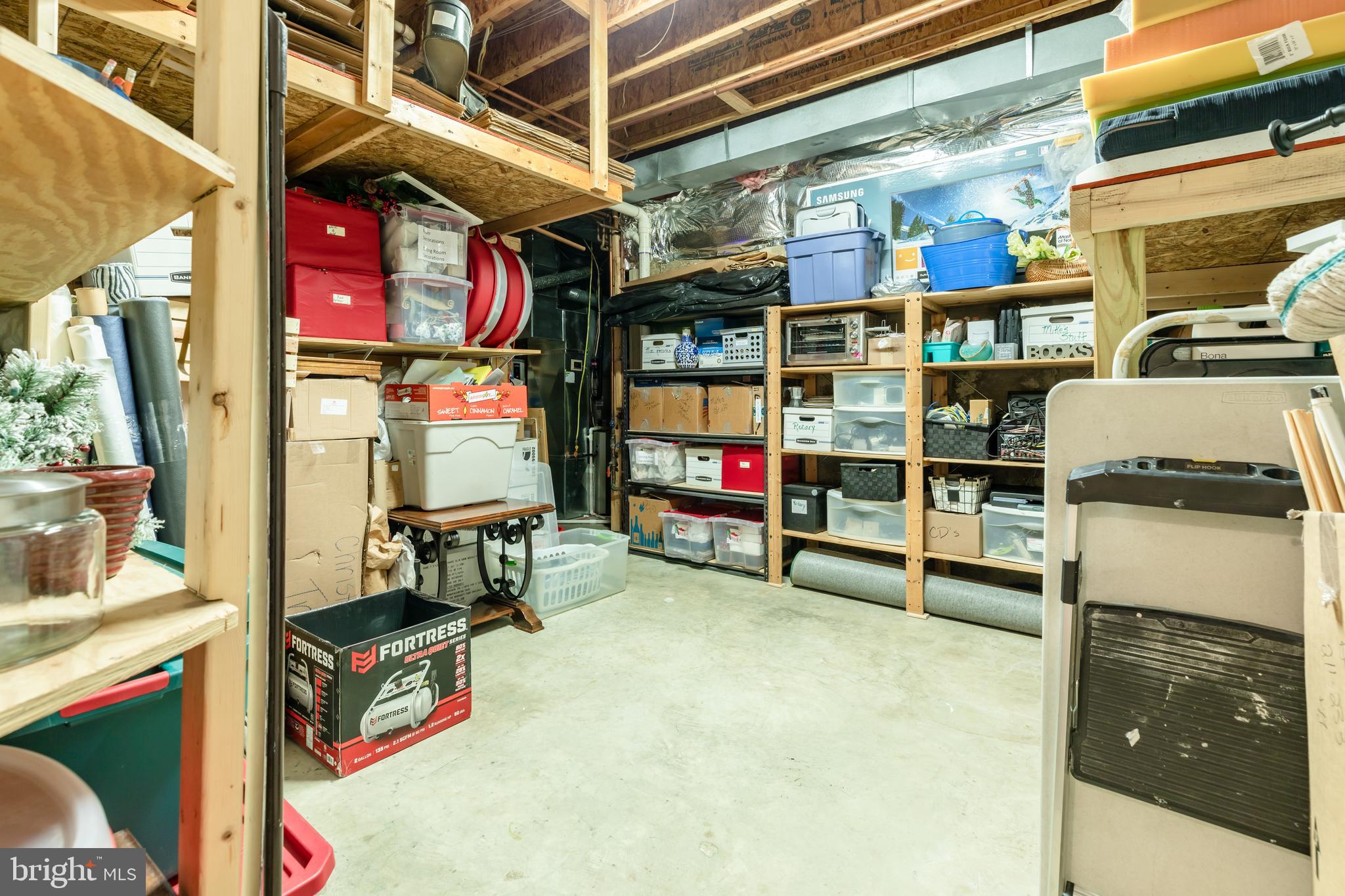 WOODLAND LAKE - Residential