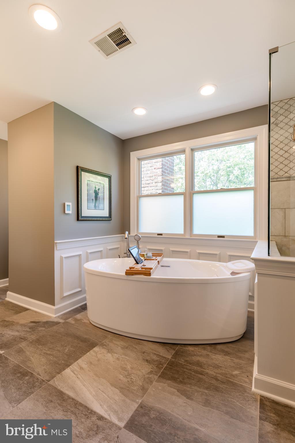 WOODLAND LAKE - Residential