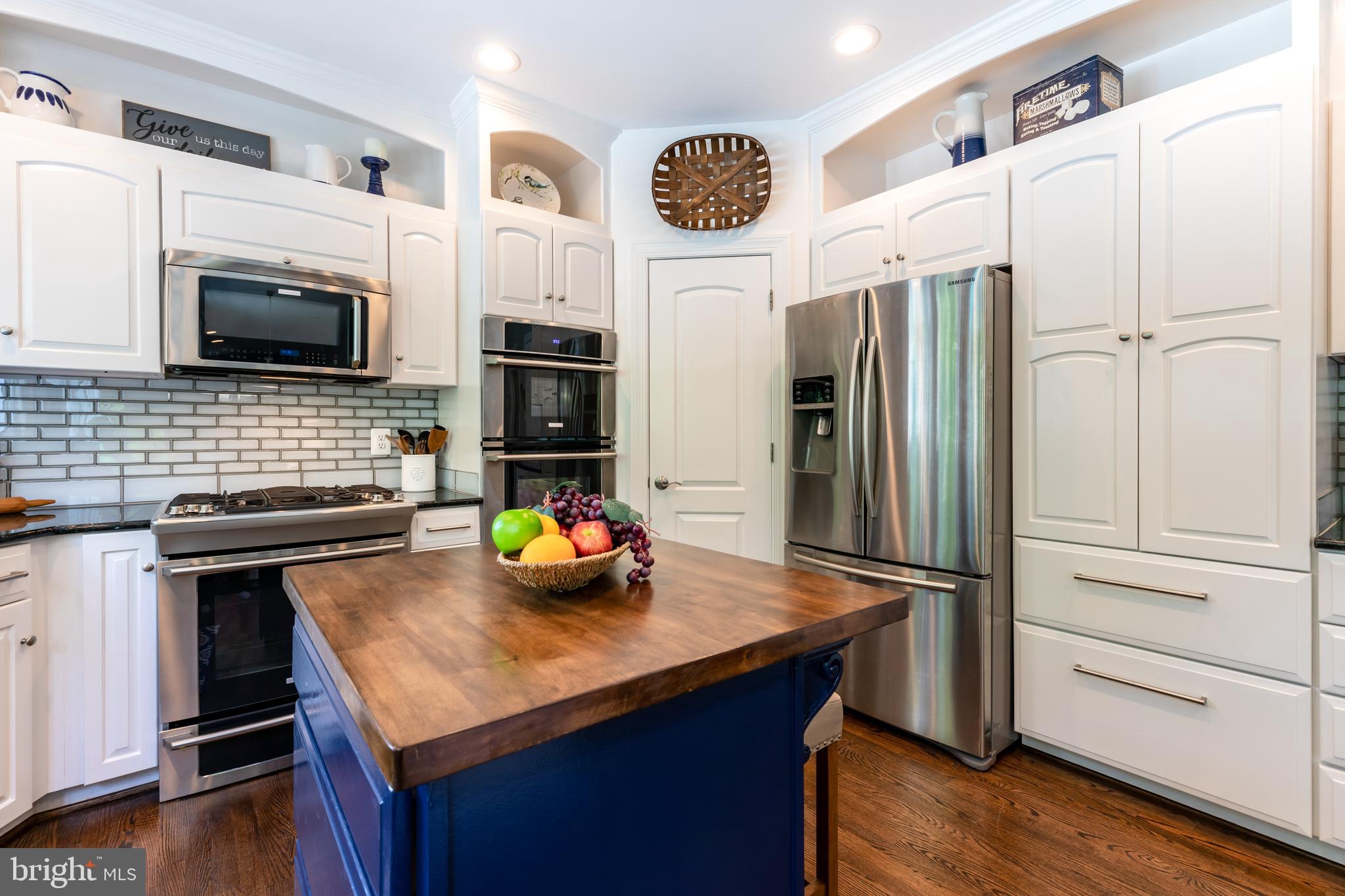 WOODLAND LAKE - Residential