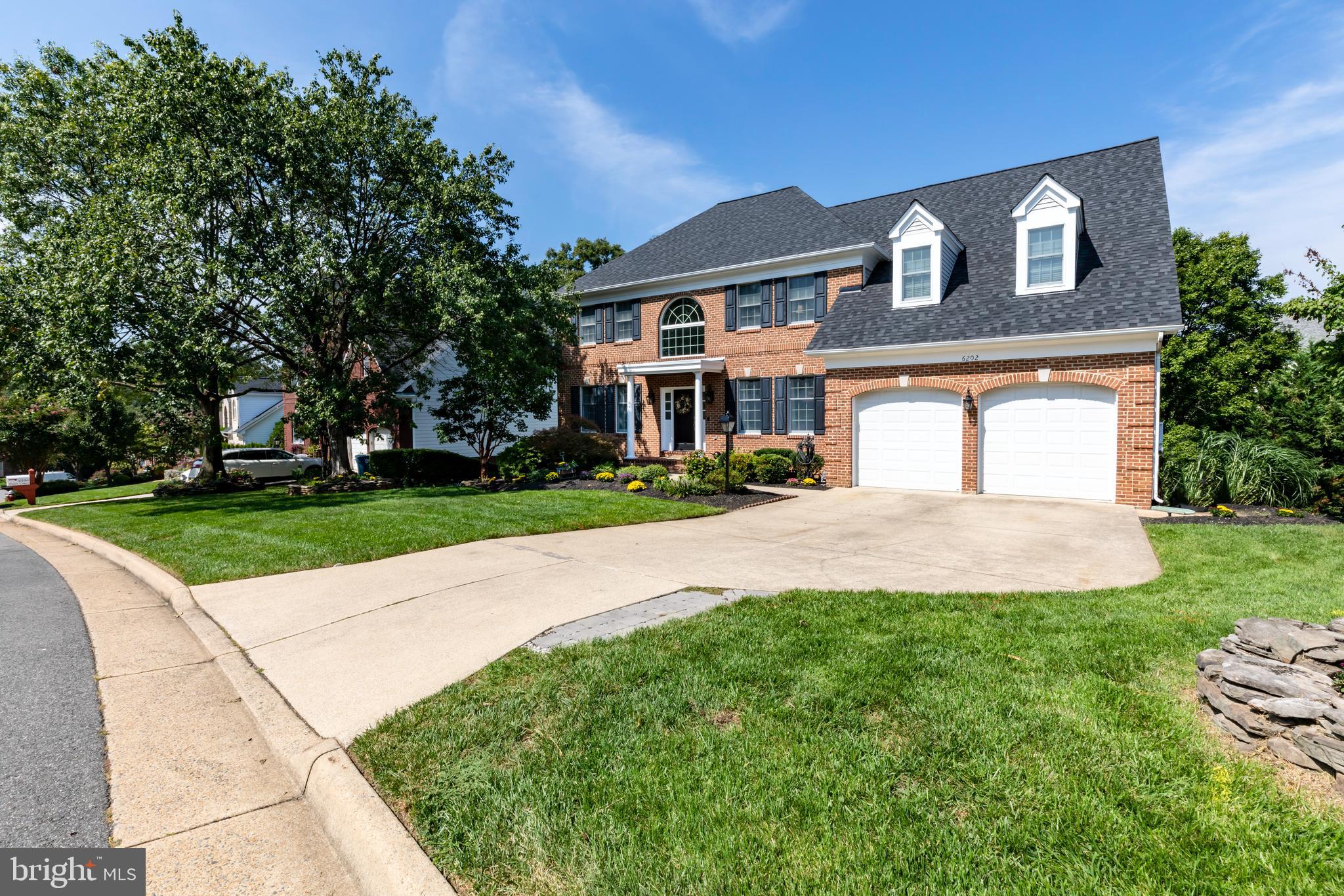 WOODLAND LAKE - Residential