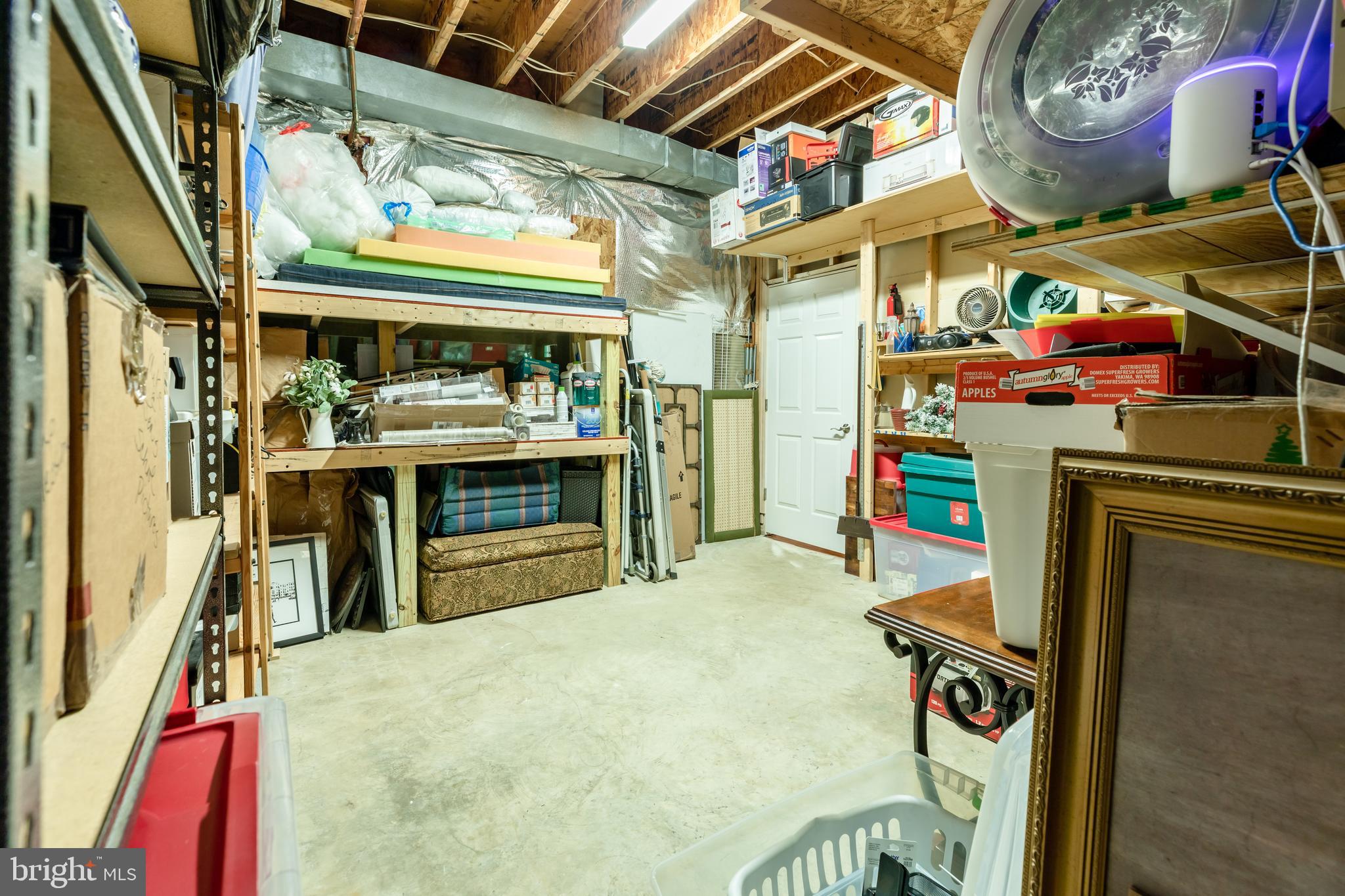 WOODLAND LAKE - Residential