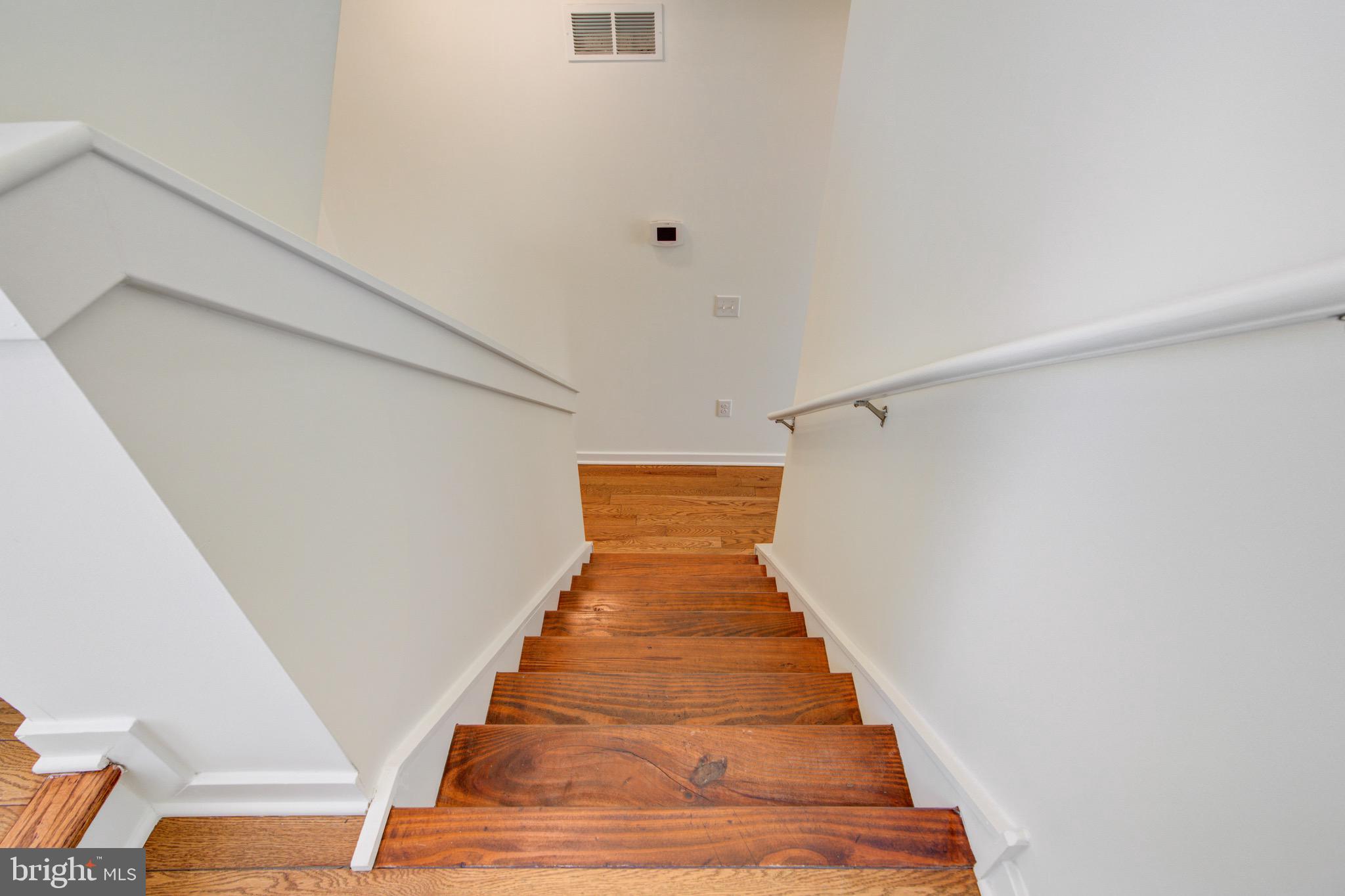 EAST KENSINGTON - Residential