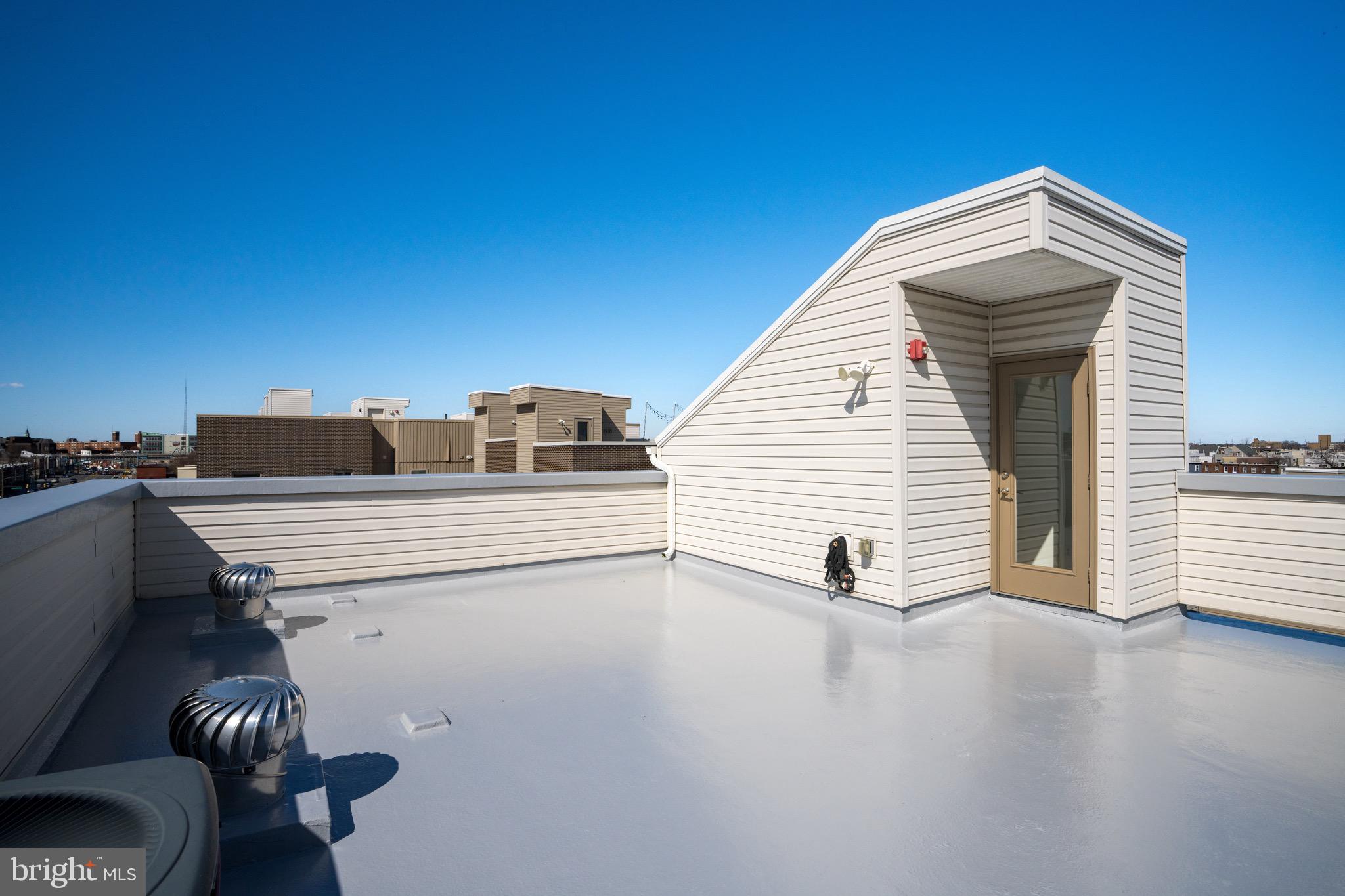 EAST KENSINGTON - Residential