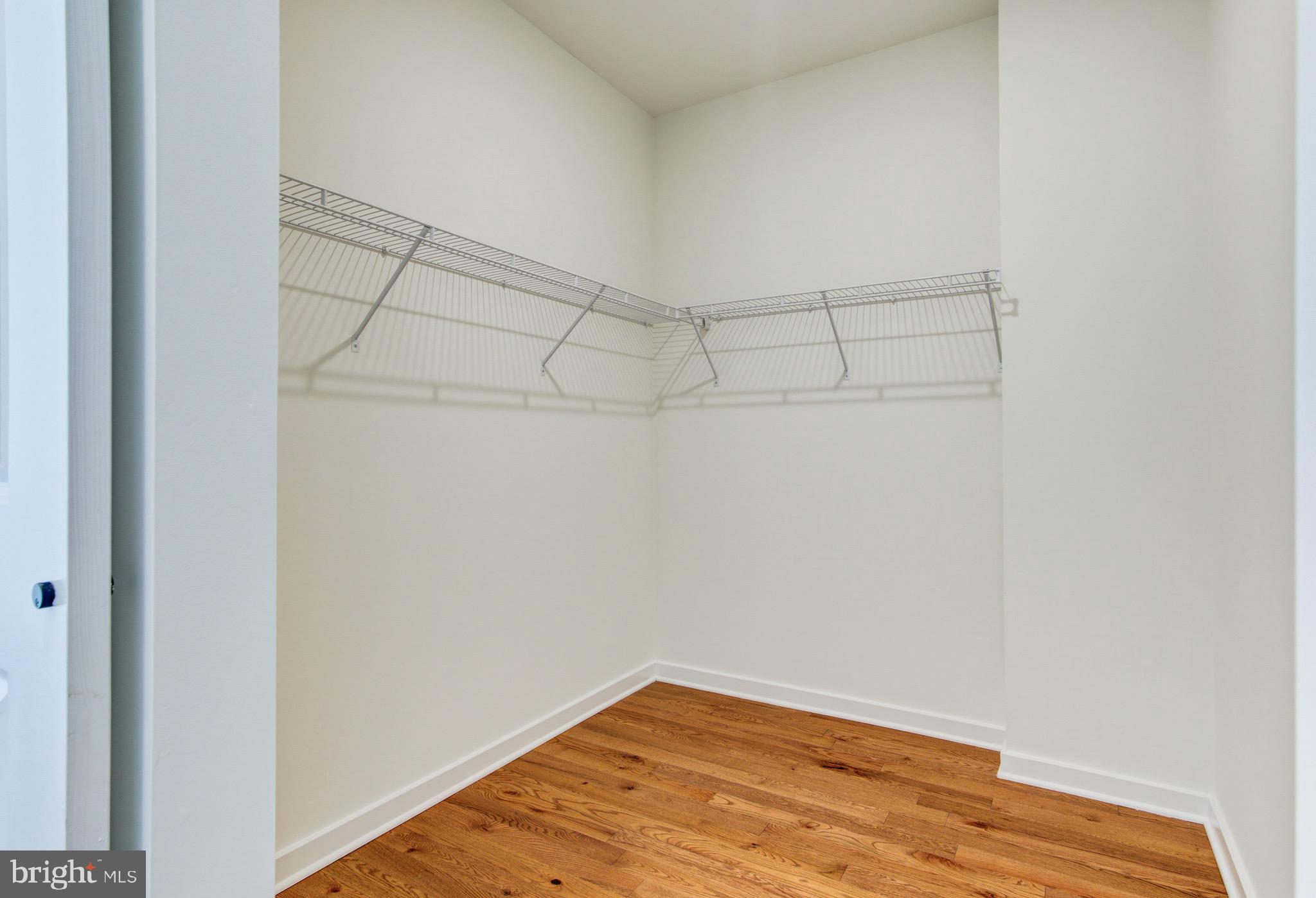 EAST KENSINGTON - Residential