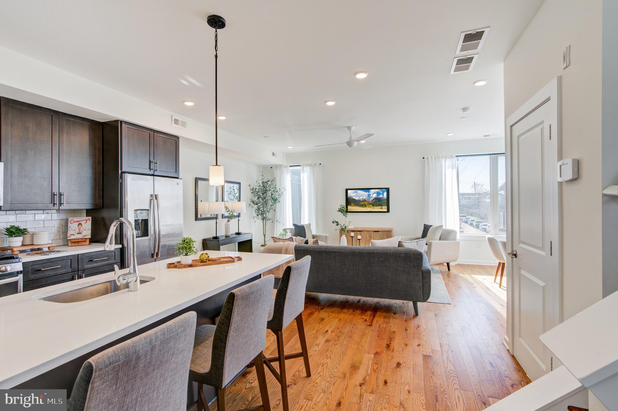 EAST KENSINGTON - Residential