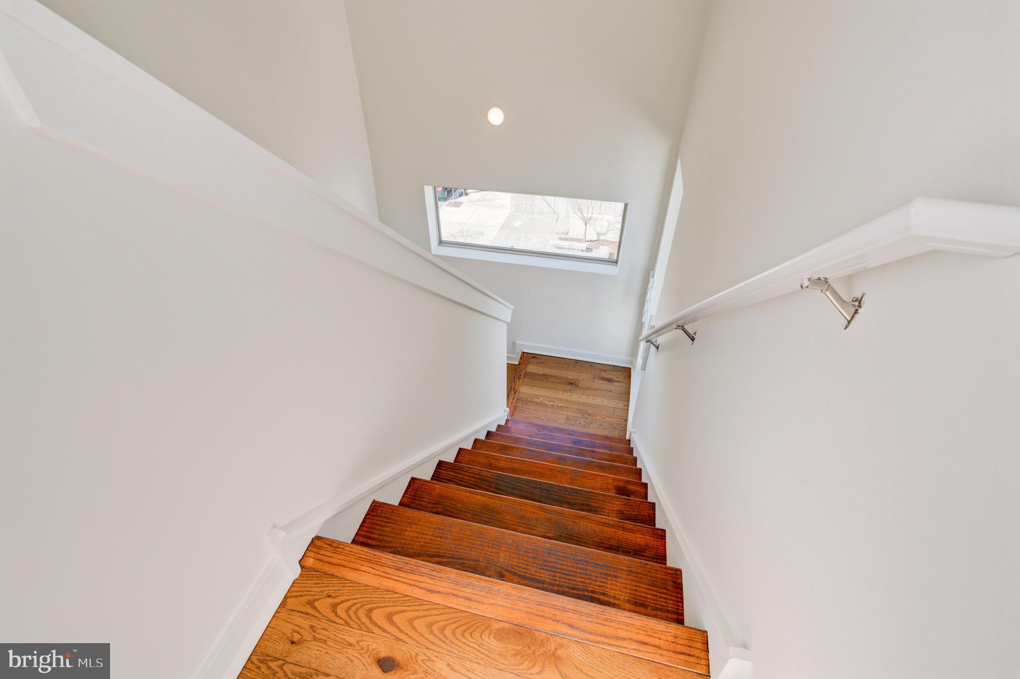 EAST KENSINGTON - Residential