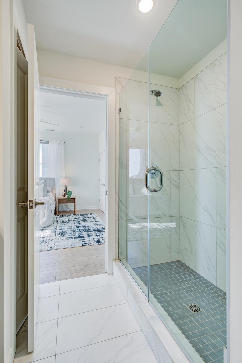 EAST KENSINGTON - Residential