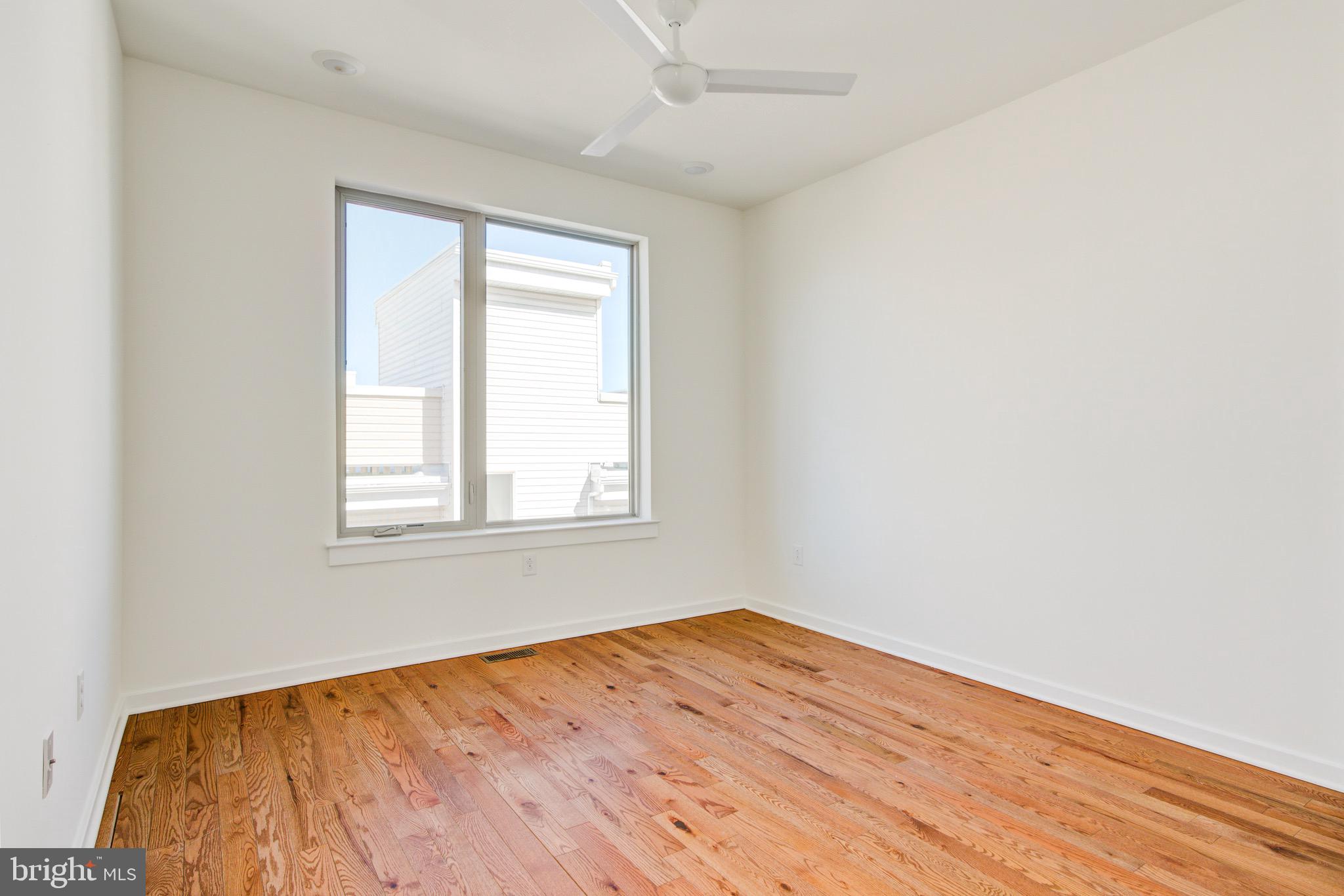 EAST KENSINGTON - Residential