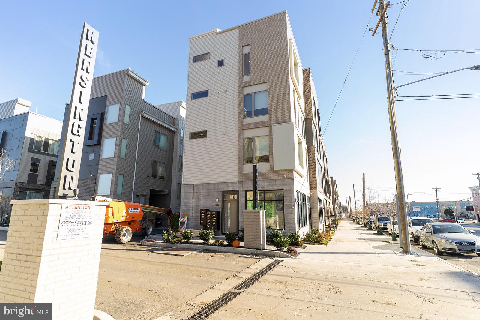 EAST KENSINGTON - Residential