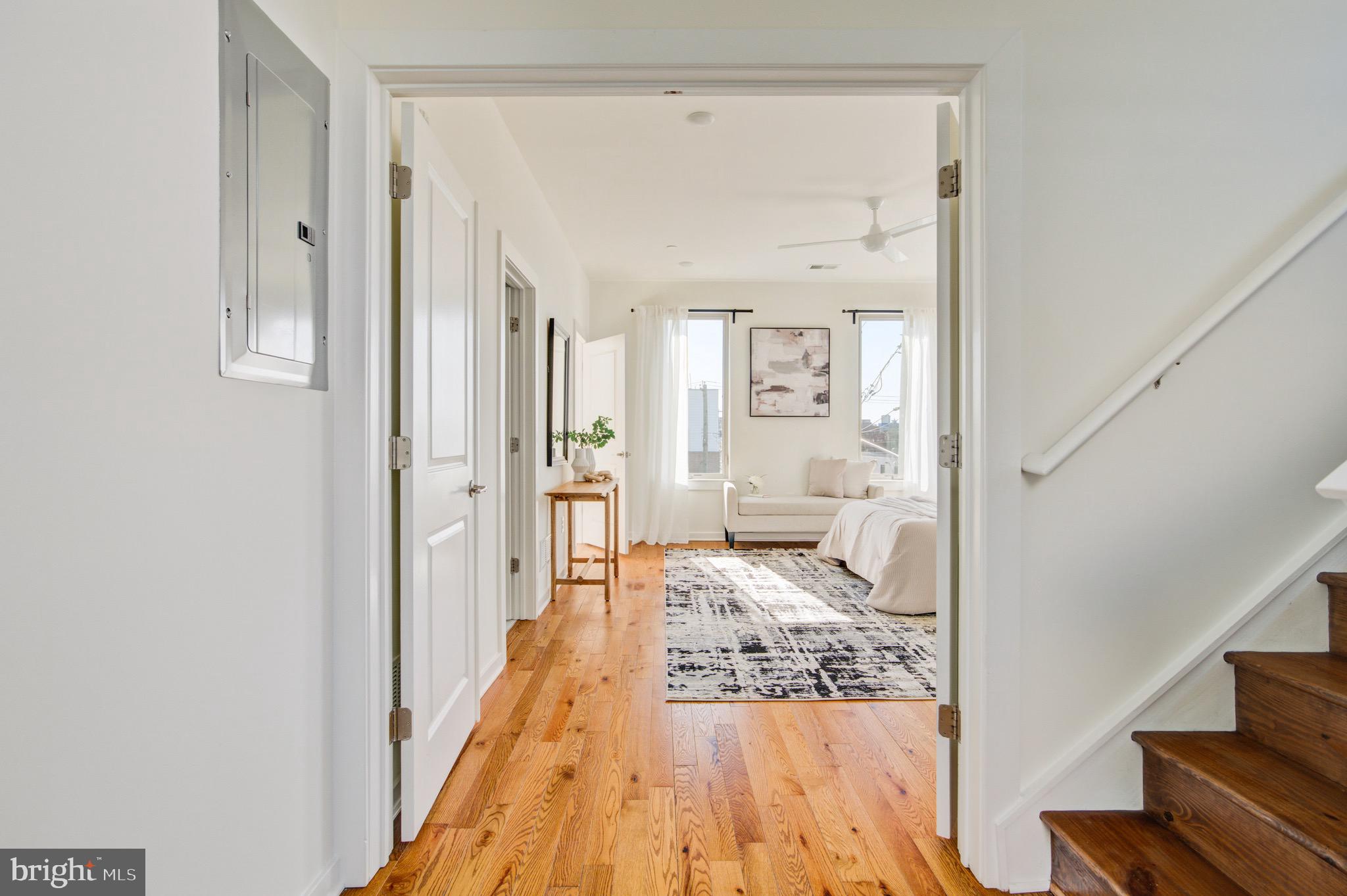 EAST KENSINGTON - Residential