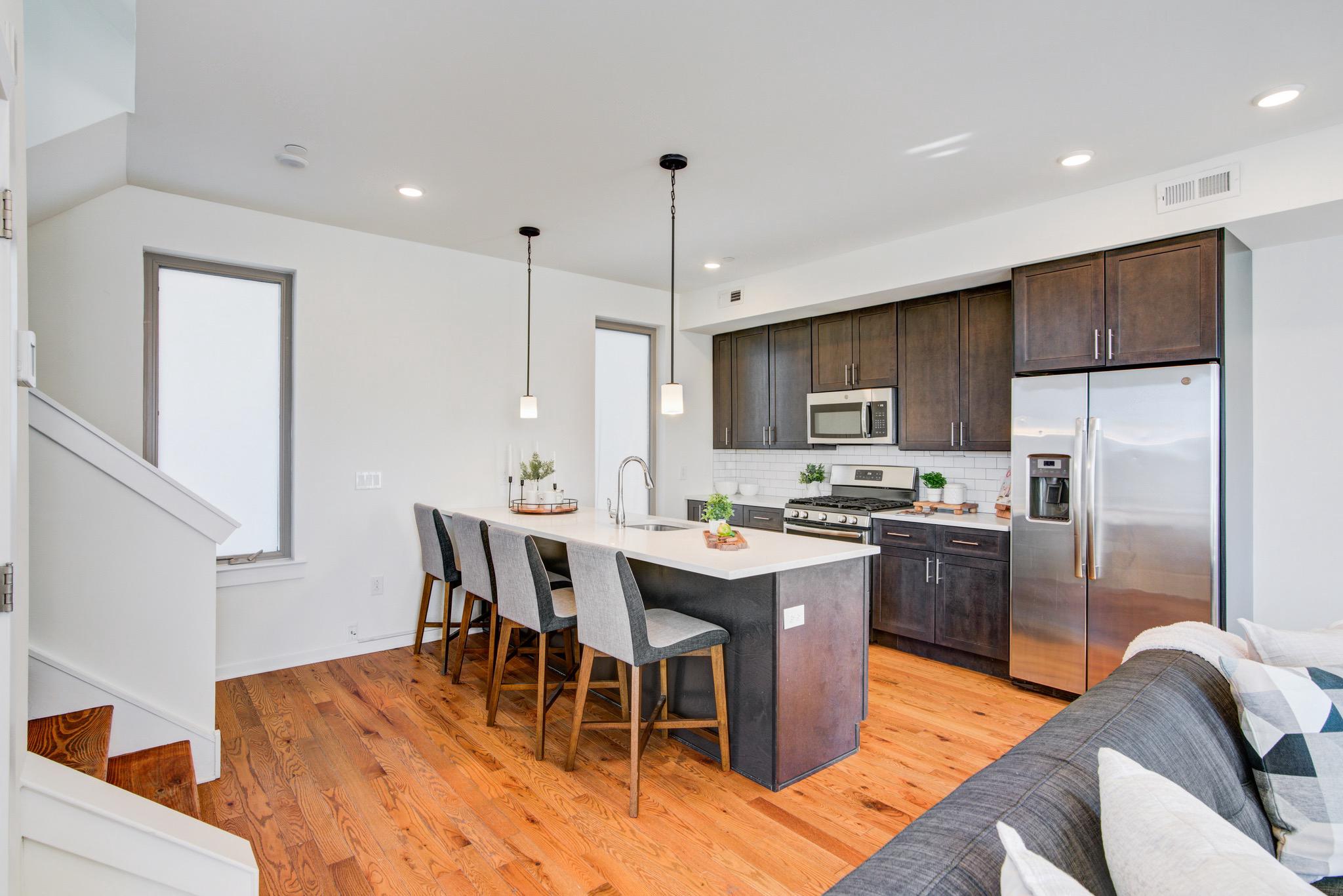 EAST KENSINGTON - Residential