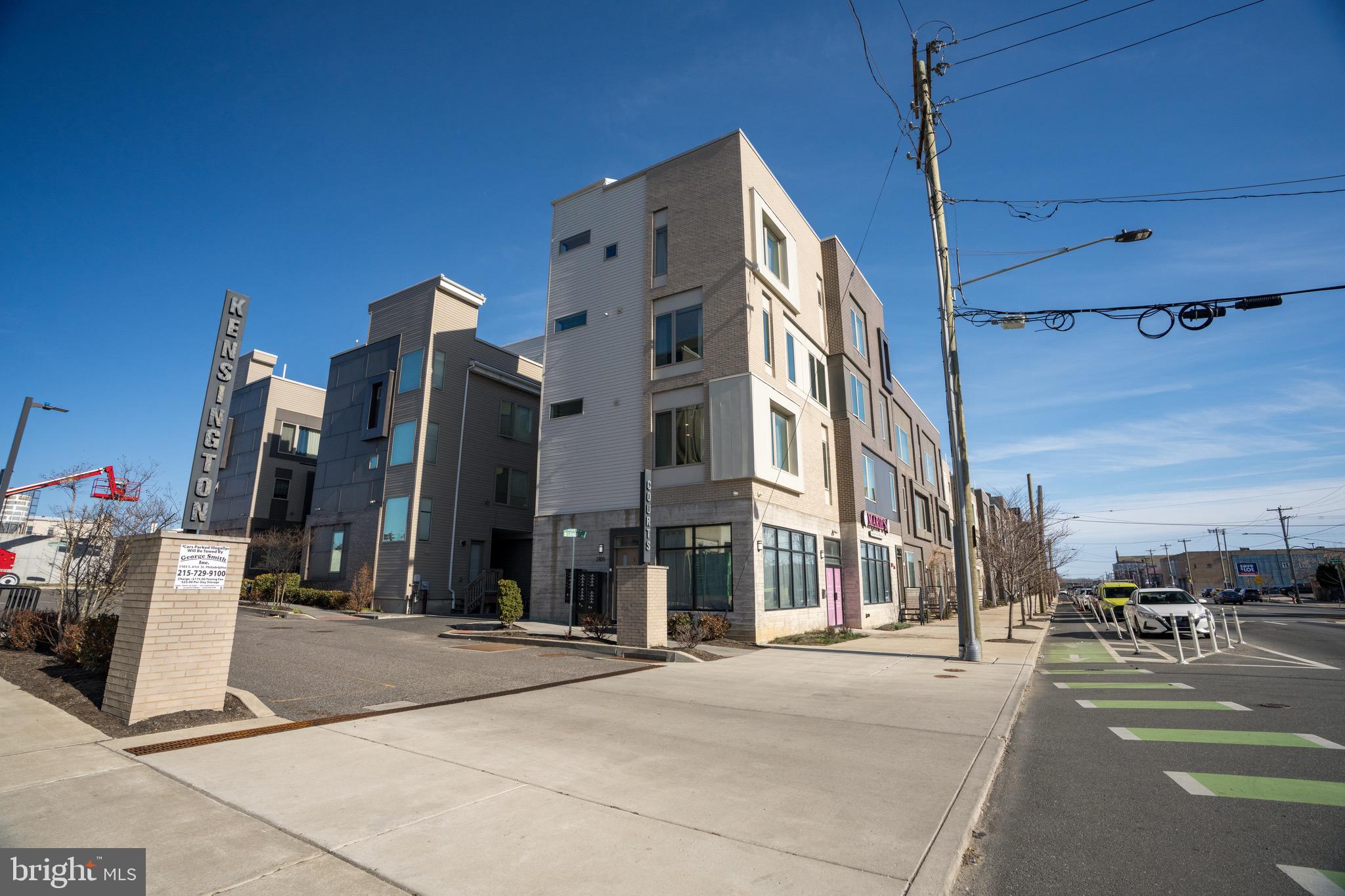 EAST KENSINGTON - Residential