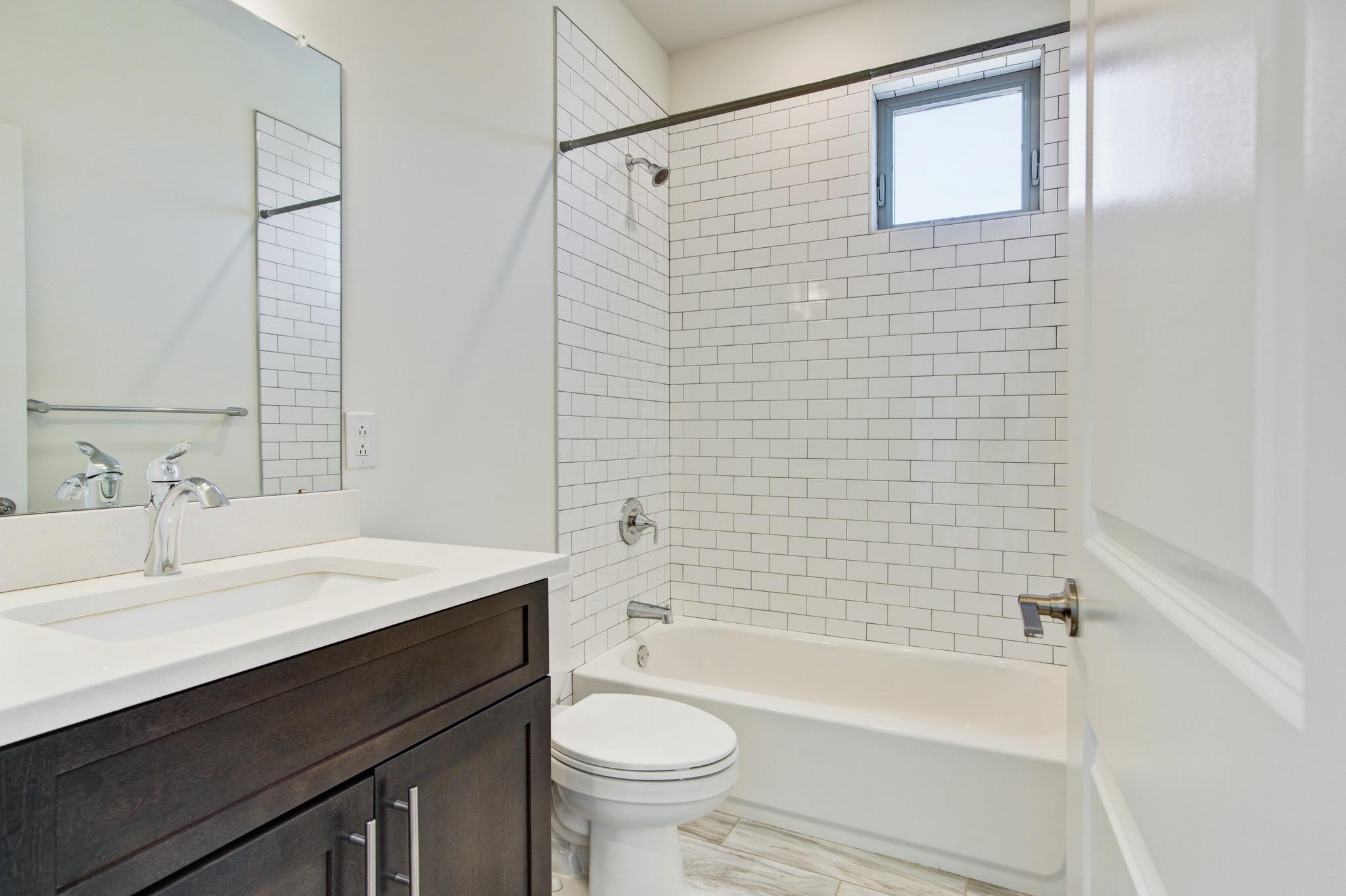EAST KENSINGTON - Residential