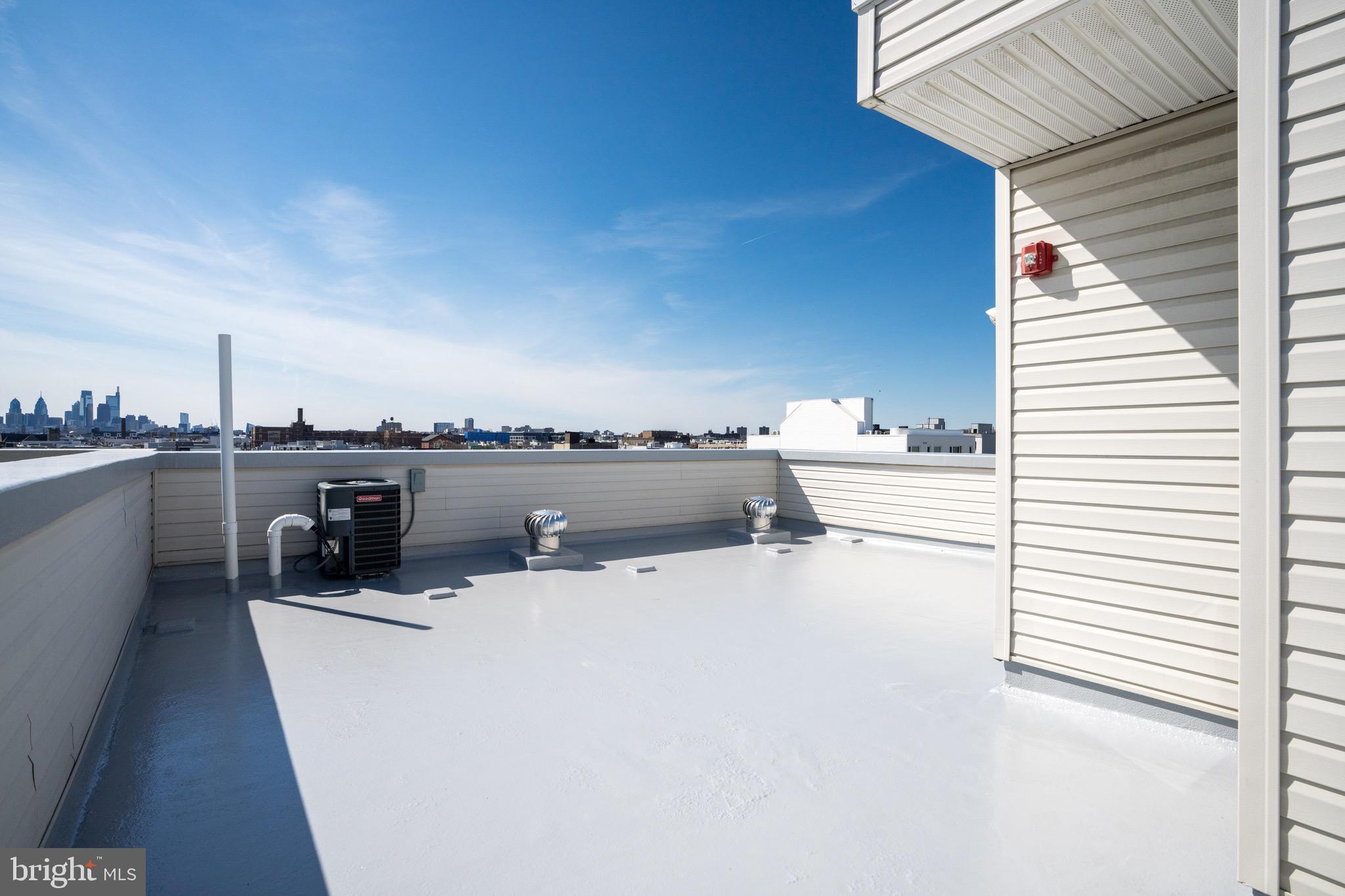 EAST KENSINGTON - Residential