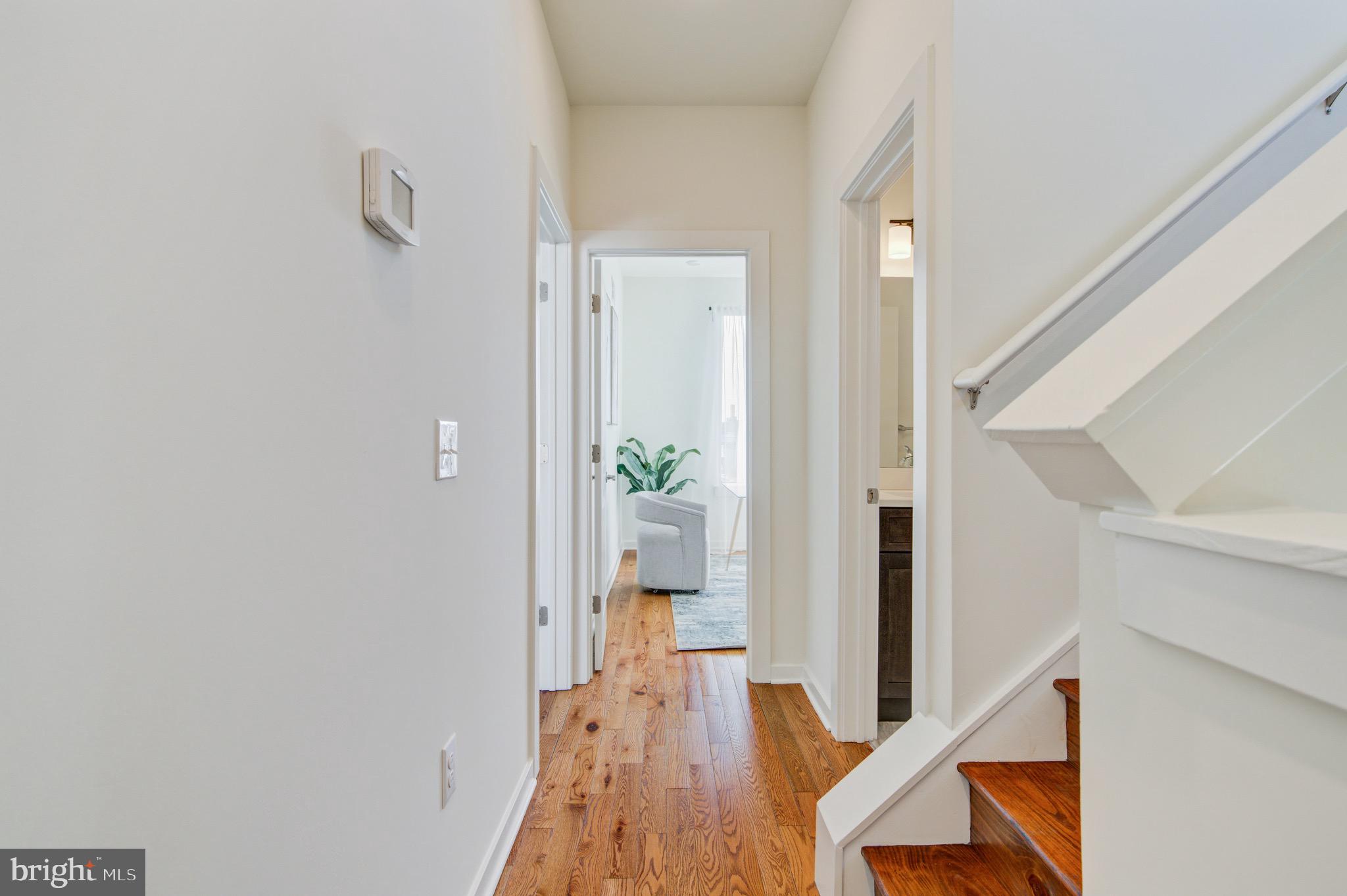 EAST KENSINGTON - Residential