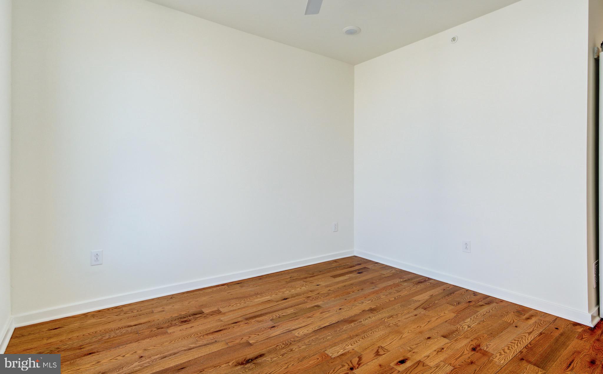 EAST KENSINGTON - Residential