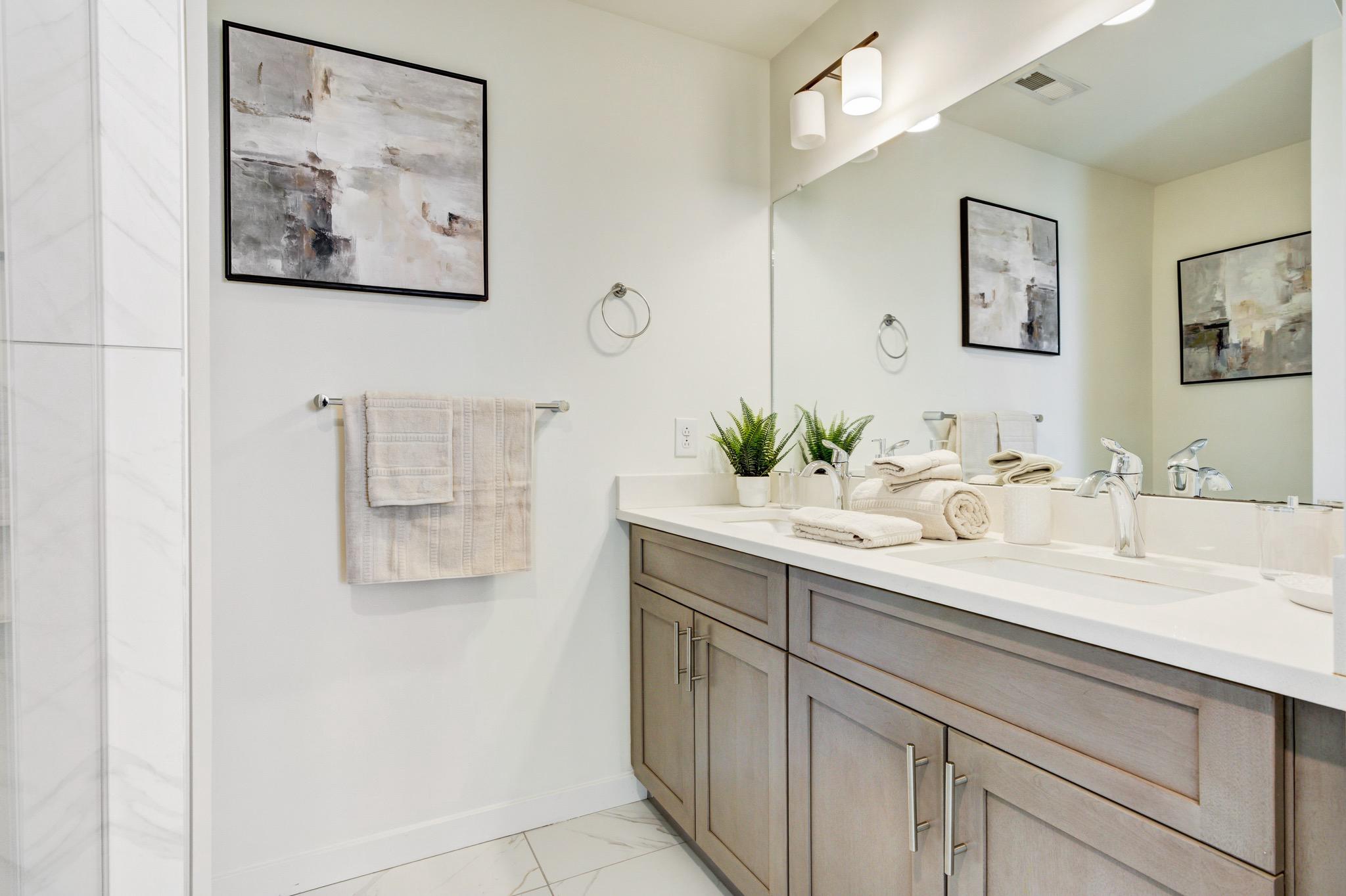 EAST KENSINGTON - Residential