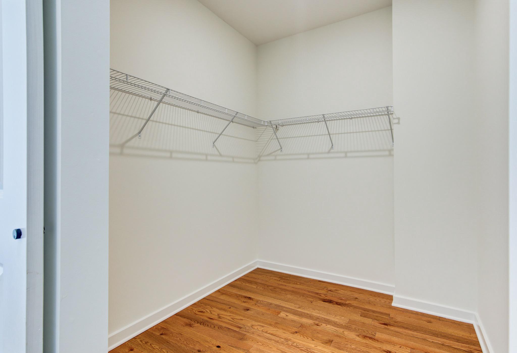 EAST KENSINGTON - Residential