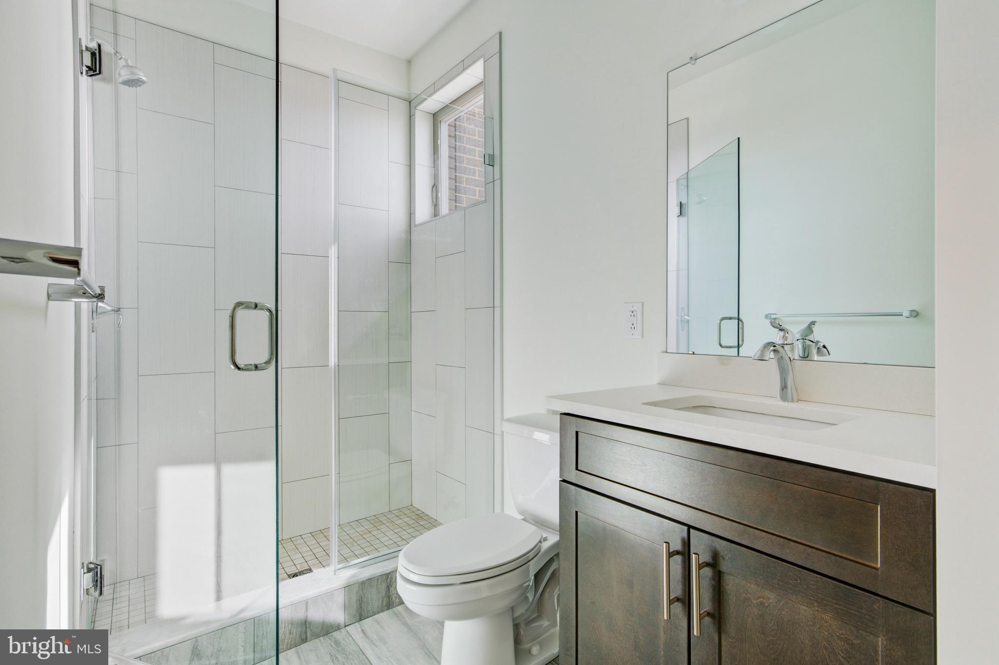 EAST KENSINGTON - Residential