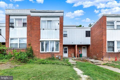 Photo of 1211 Wabank St, LANCASTER, PA 17603 (MLS # PALA2076398)