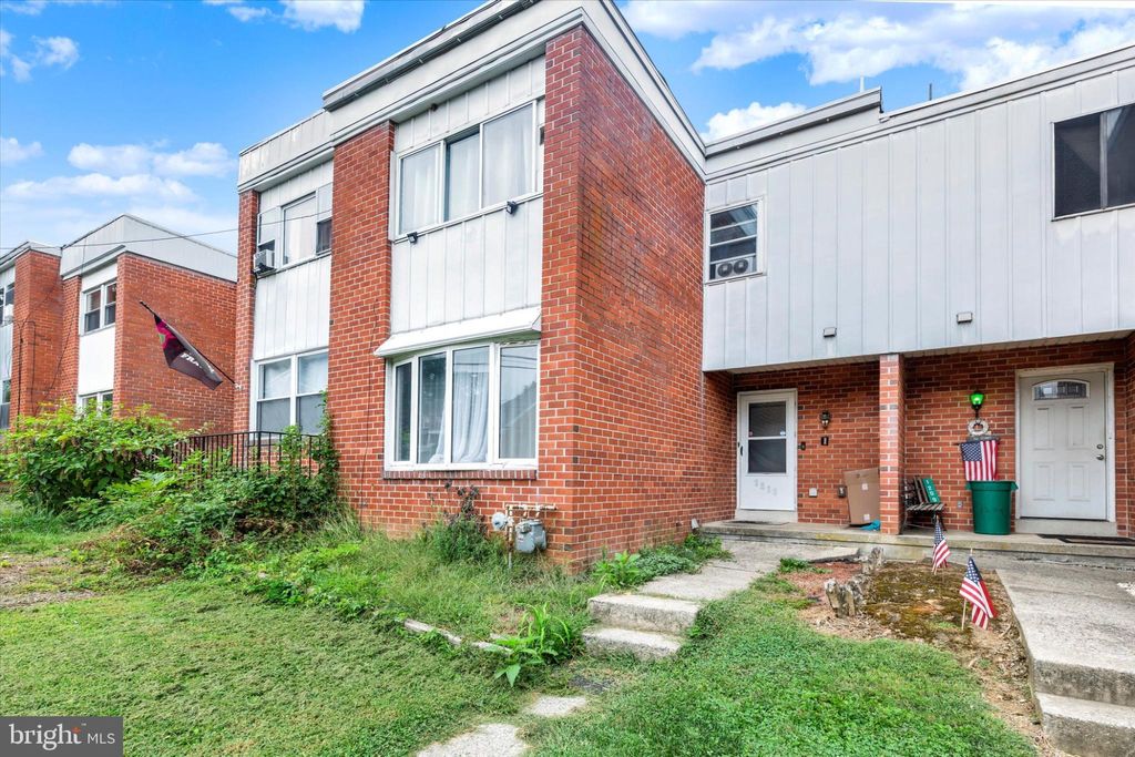 Photo of 1211 Wabank St, LANCASTER, PA 17603 (MLS # PALA2076398)