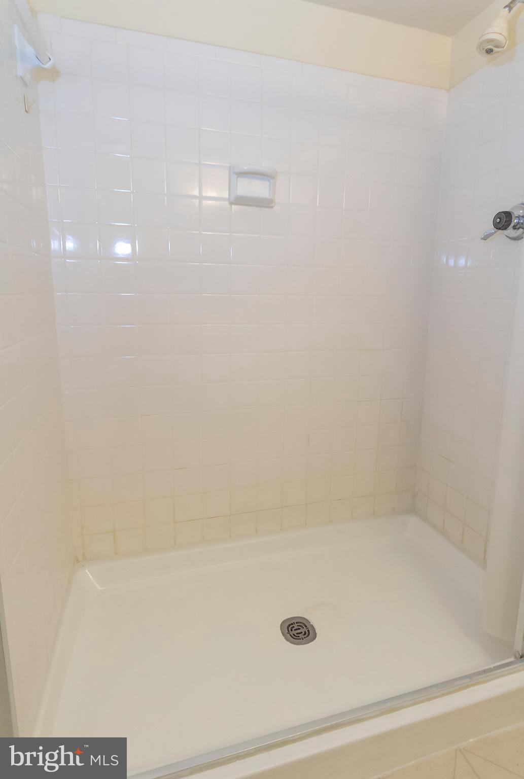 ROSSMOOR MUTUAL #19B - Residential Lease