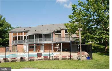 ROSSMOOR MUTUAL #19B - Residential Lease