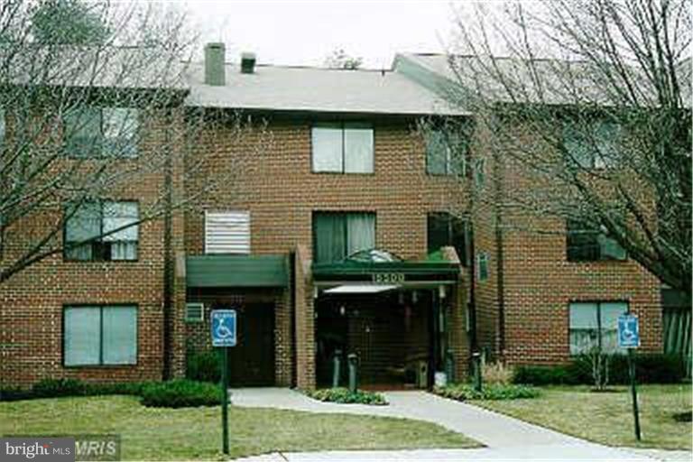 ROSSMOOR MUTUAL #19B - Residential Lease