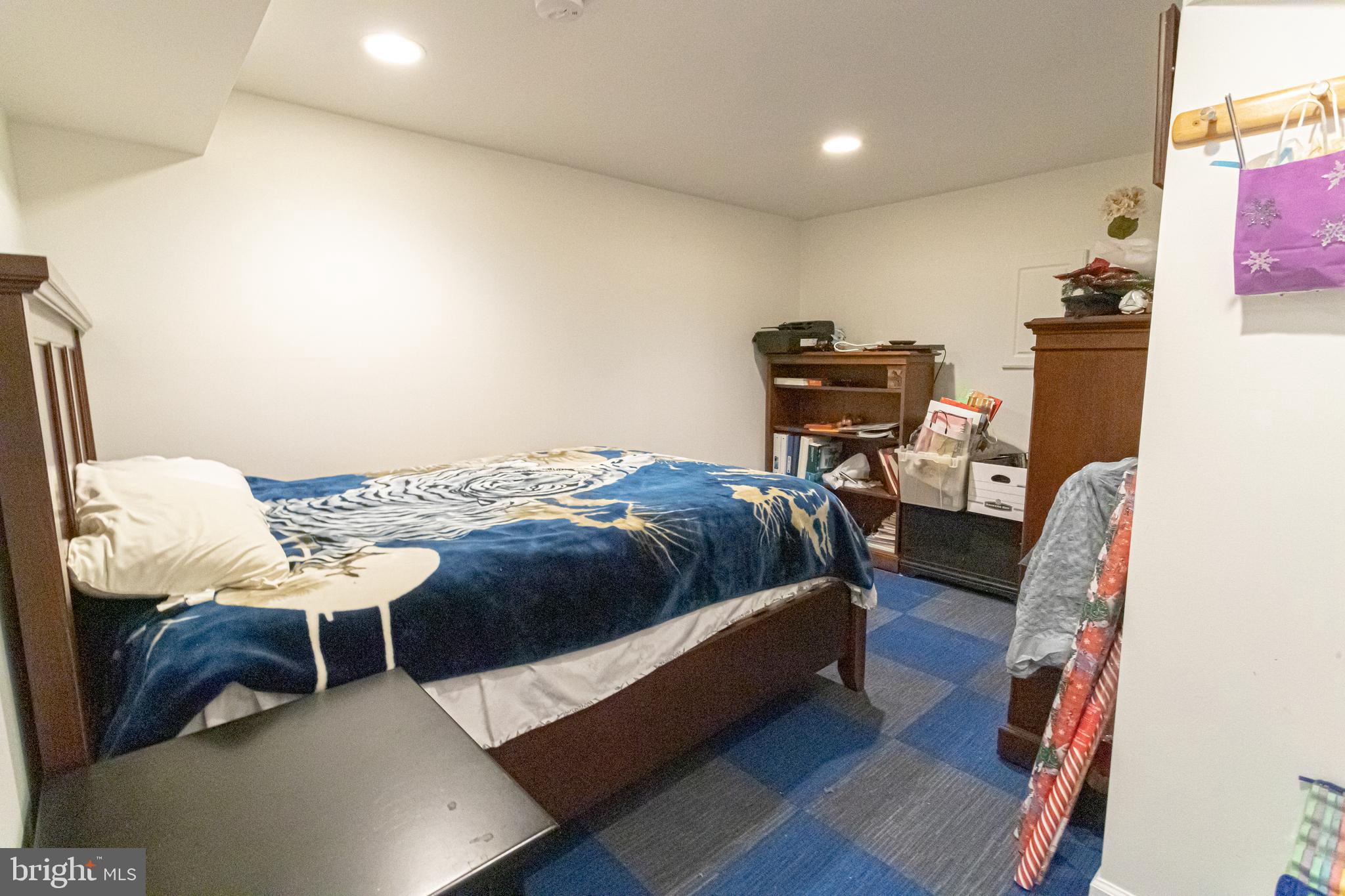 LAKE BRADDOCK - Residential Lease