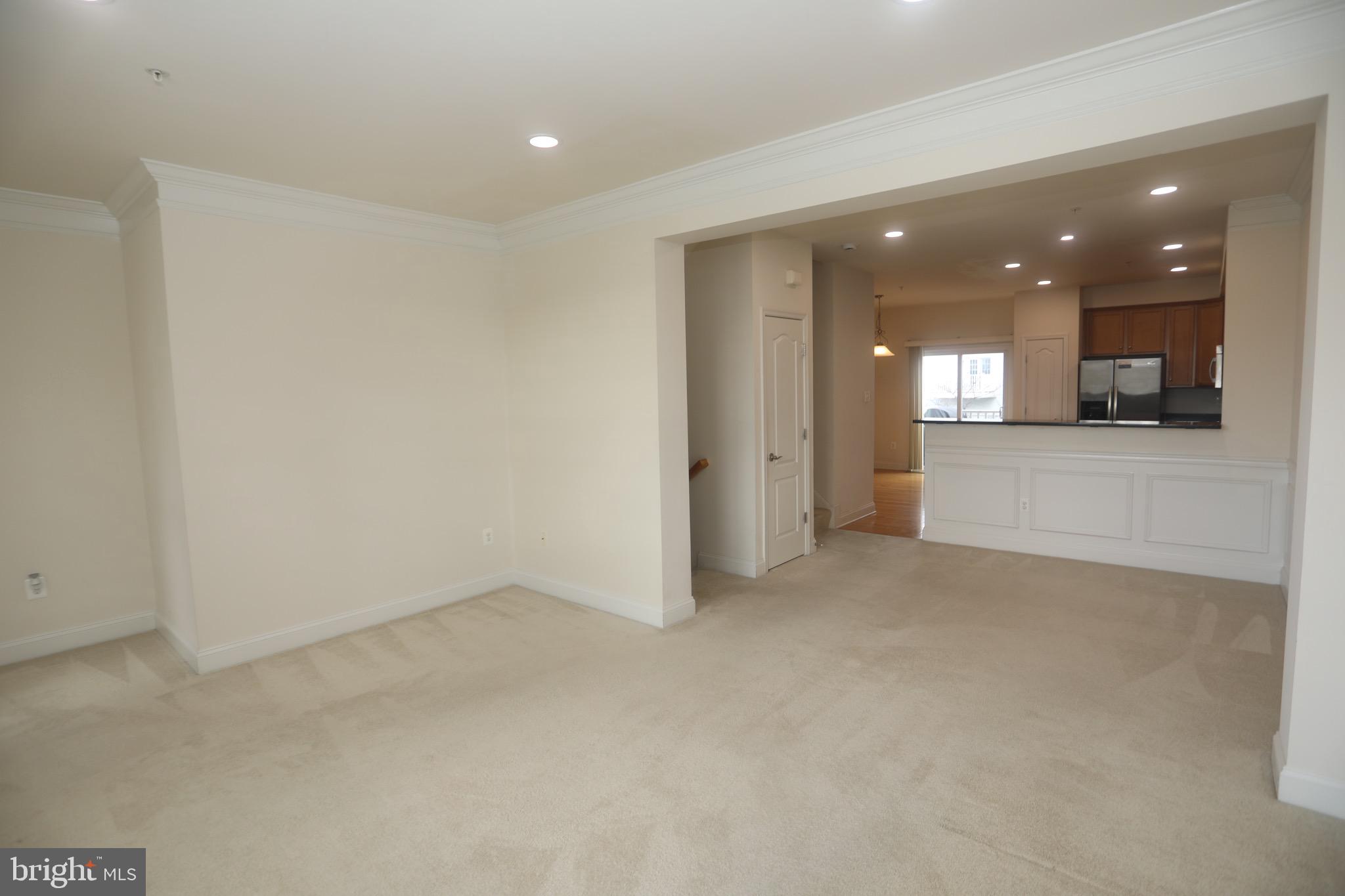 MARKET SQUARE - Residential Lease