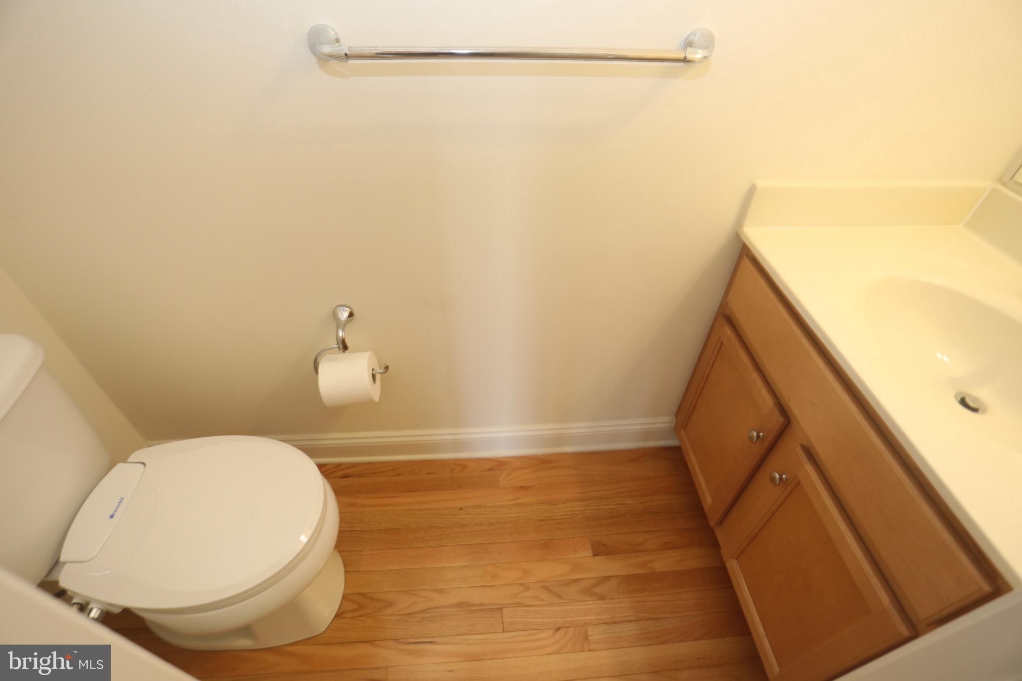 MARKET SQUARE - Residential Lease