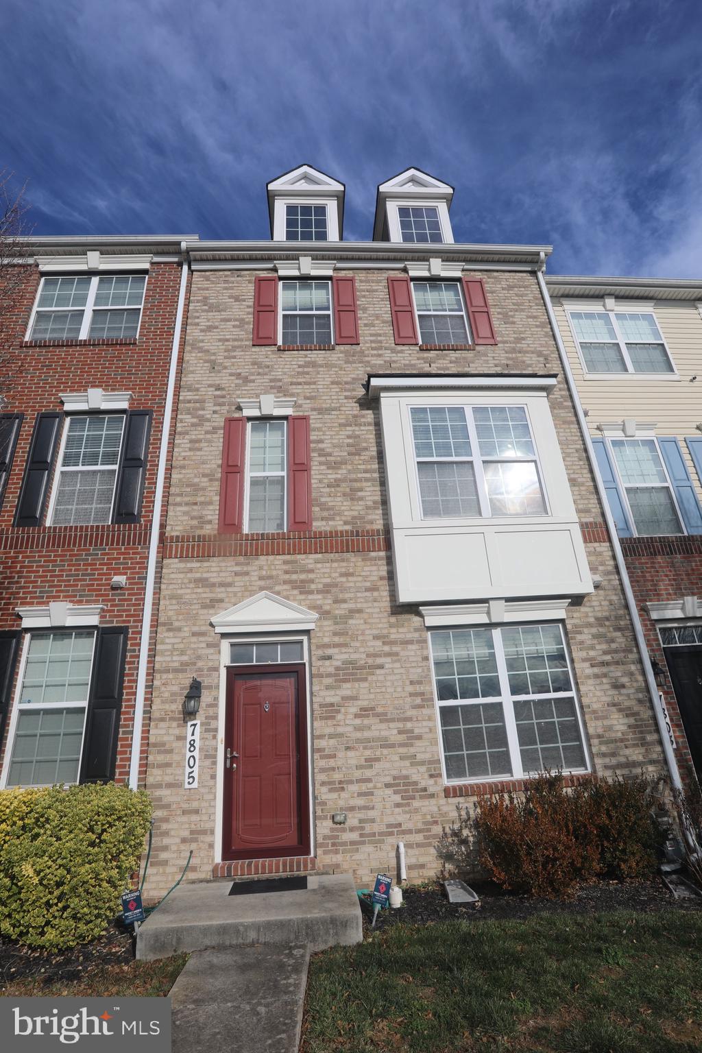 MARKET SQUARE - Residential Lease