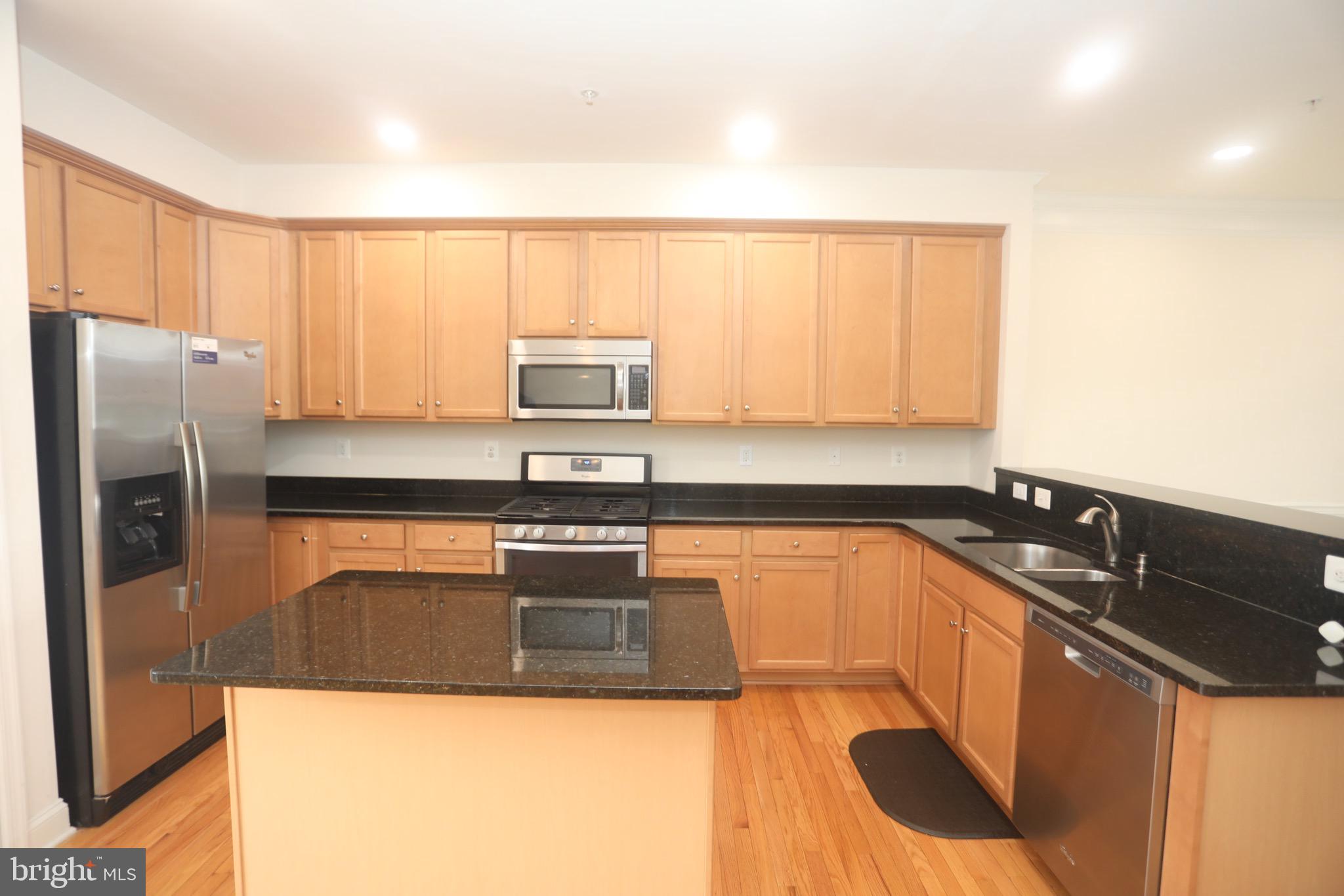 MARKET SQUARE - Residential Lease